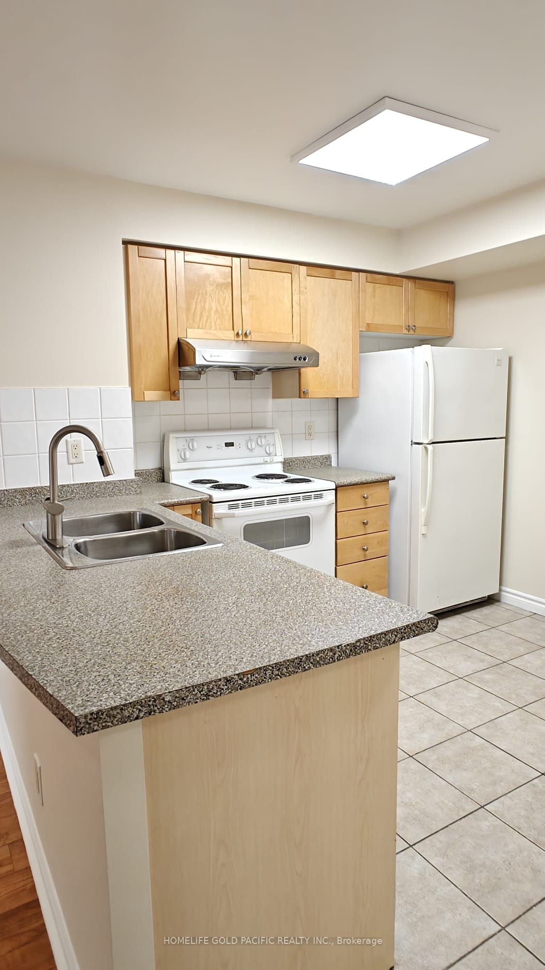 25 Kingsbridge Garden Circle 2122, Mississauga, ON L5R 4B1 photo 4