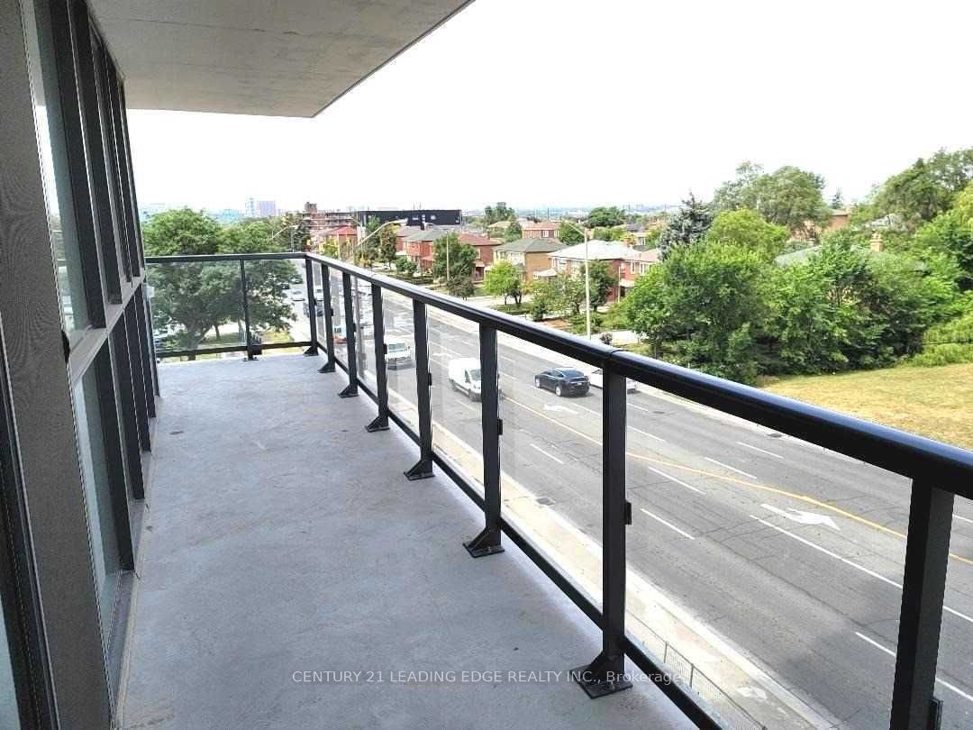 1461 lawrence Avenue 302, Toronto, ON M6L 1A9 photo 4