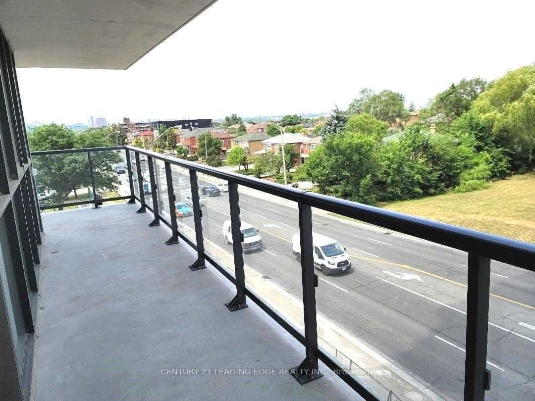 1461 lawrence Avenue 302, Toronto, ON M6L 1A9 photo 5