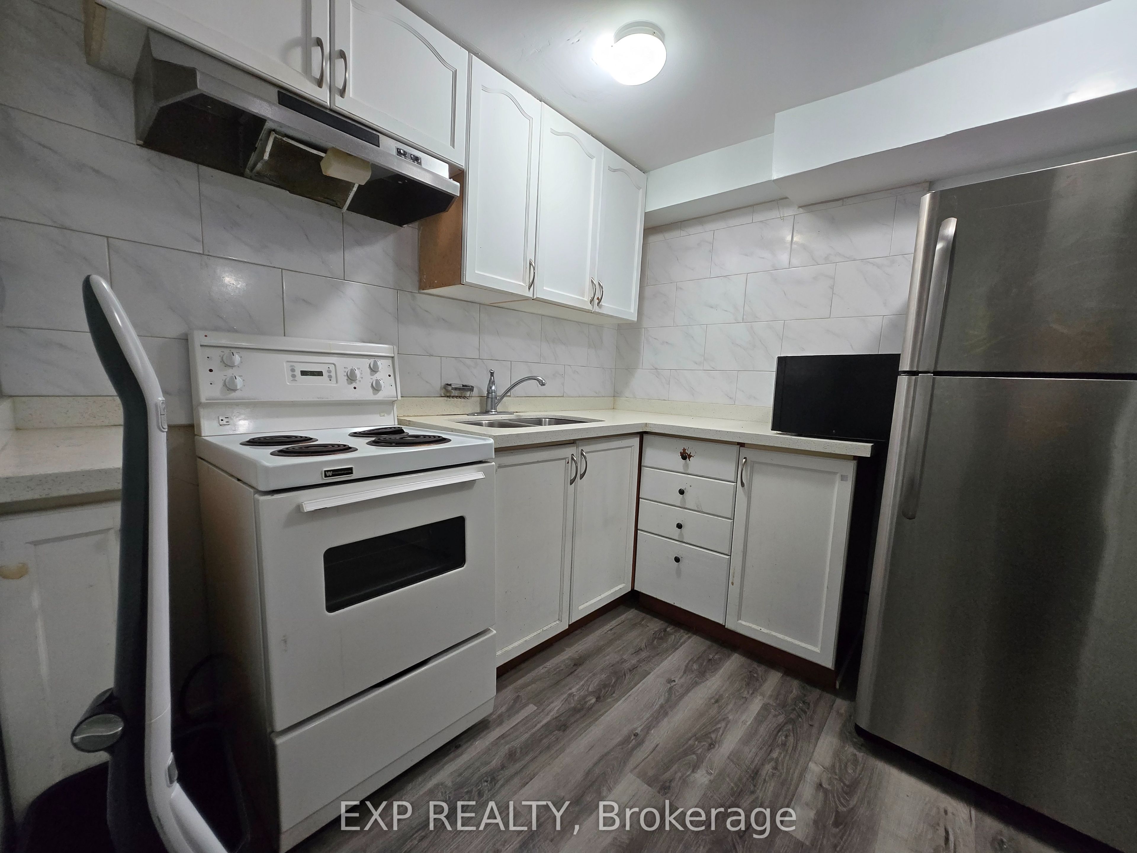 253 Hollymount Drive, Mississauga, ON L5R 3P8 photo 4