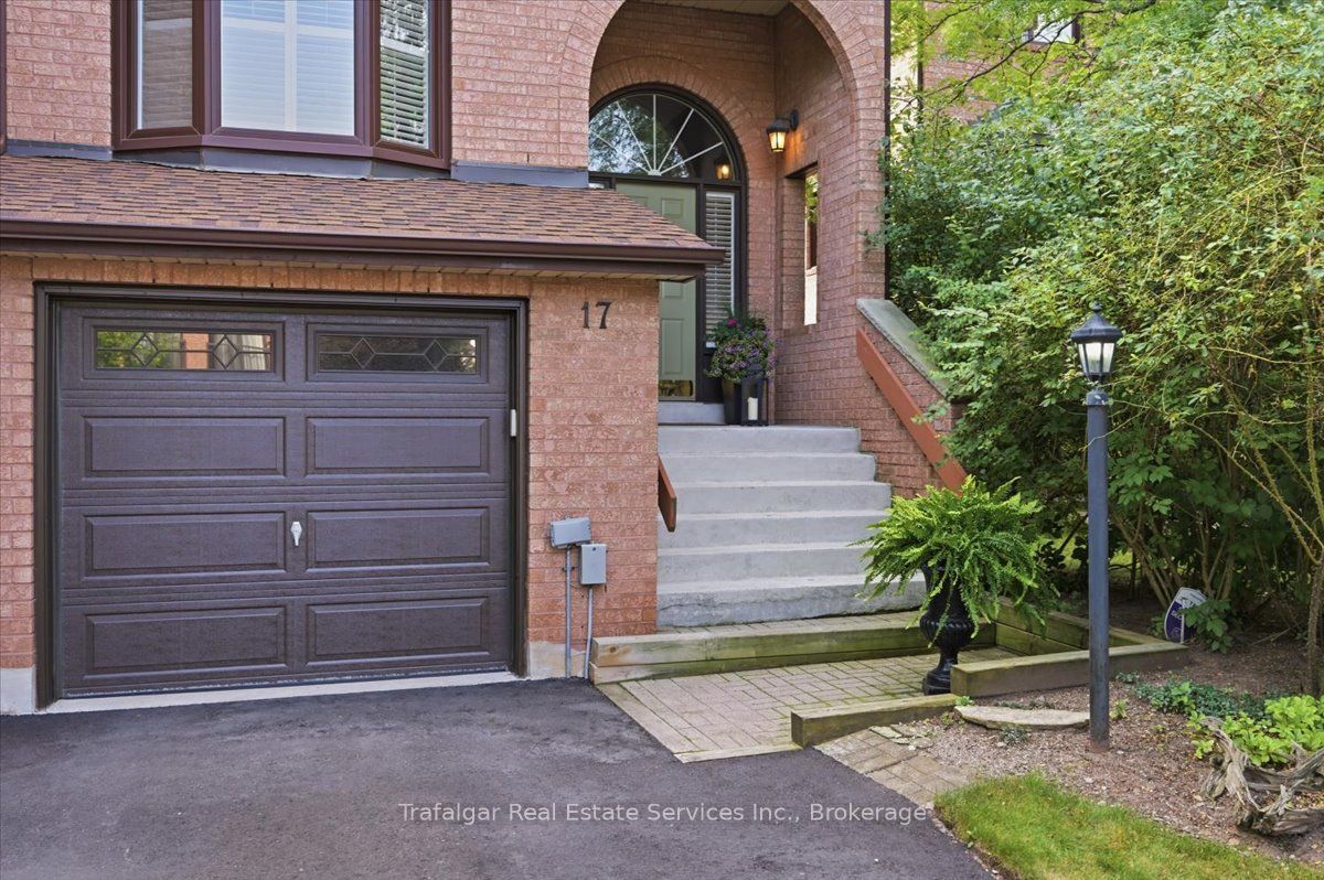1100 Queens Avenue 17, Oakville, ON L6H 2B5 photo 2