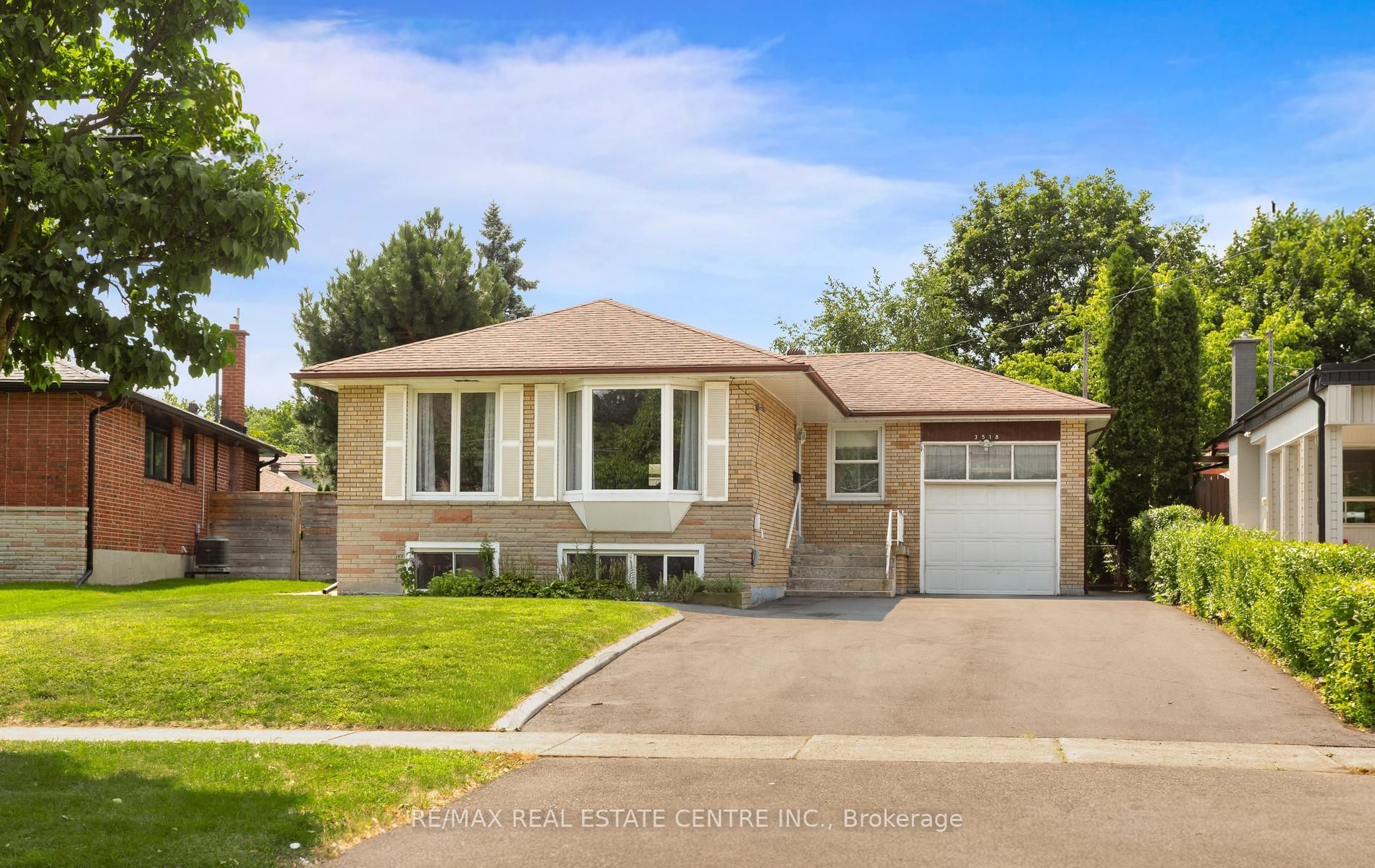 3518 The Credit Woodlands, Mississauga, ON L5C 2X6