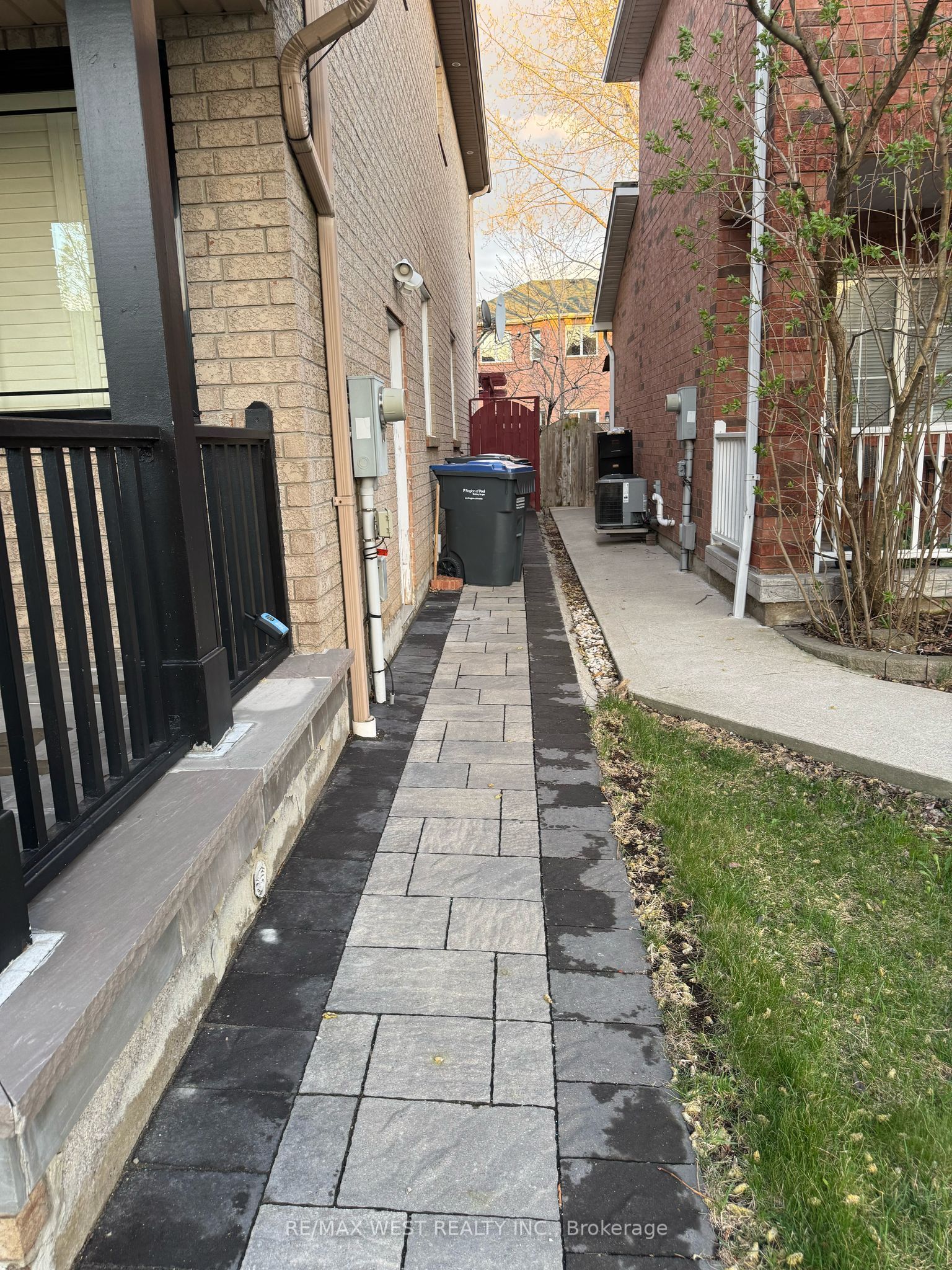 7225 Dime Crescent Bsmt, Mississauga, ON L5W 1K5 photo 3