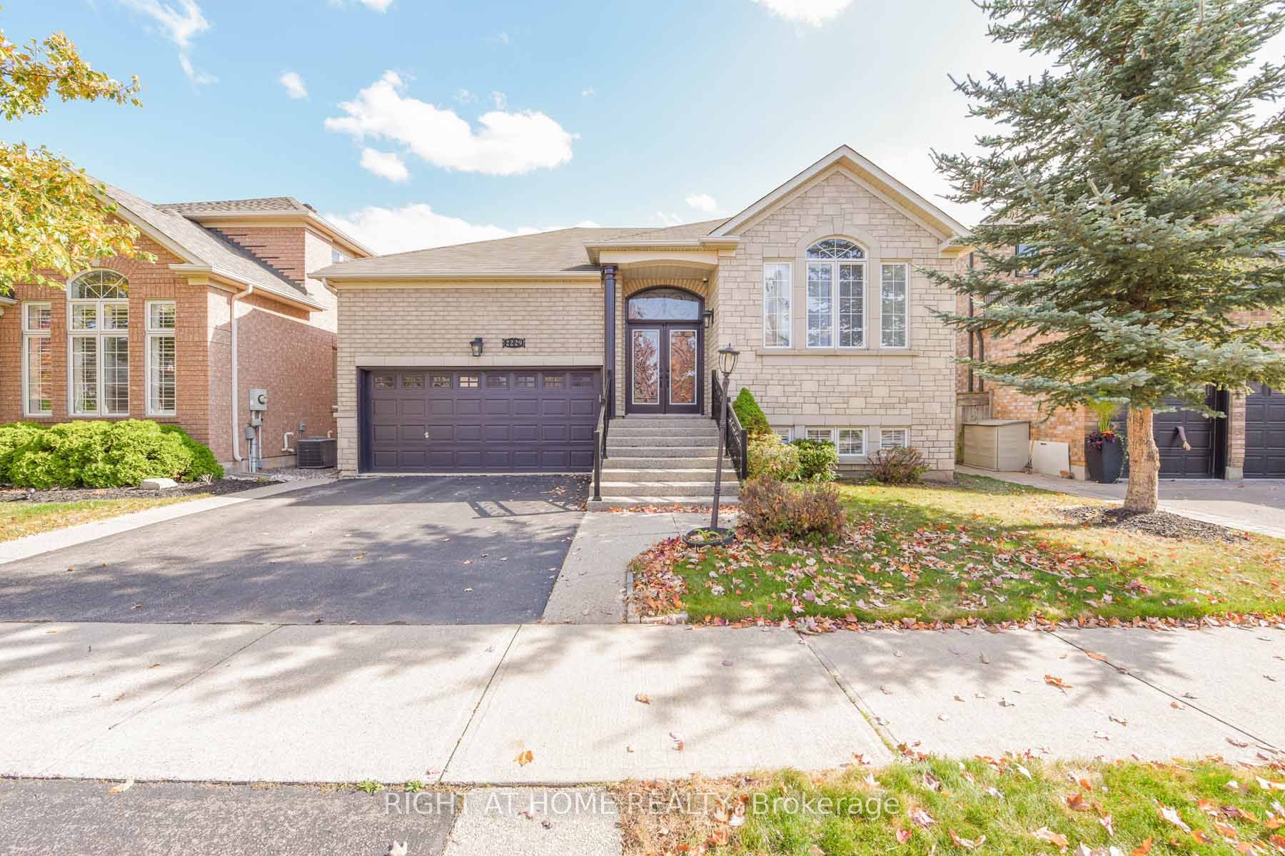 2229 GLAZEBROOK Circle Lower, Oakville, ON L6M 5B5