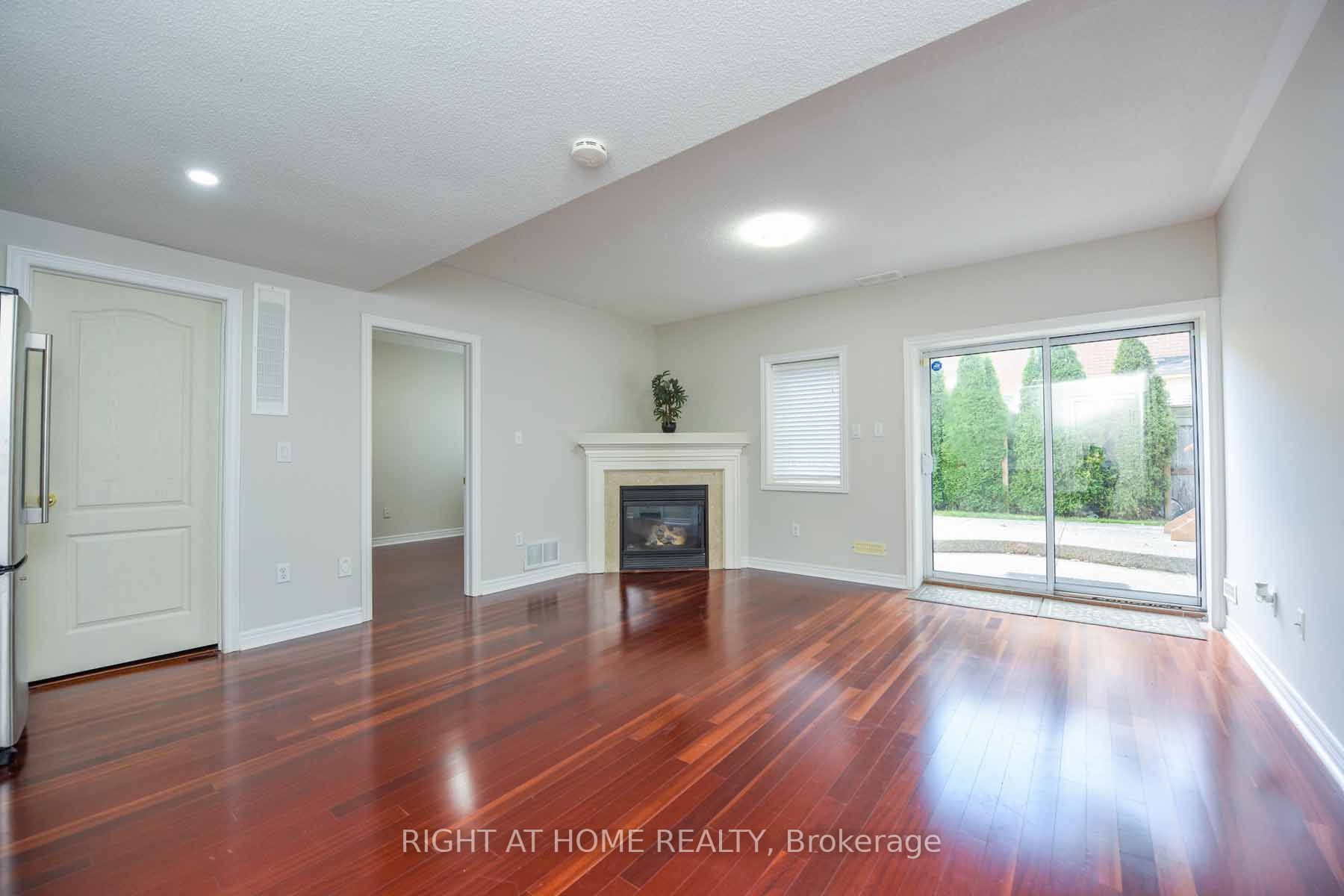 2229 GLAZEBROOK Circle Lower, Oakville, ON L6M 5B5 photo 2