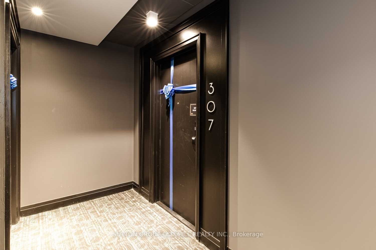 95 Dundas Street W 307, Oakville, ON L6M 5N4 photo 3