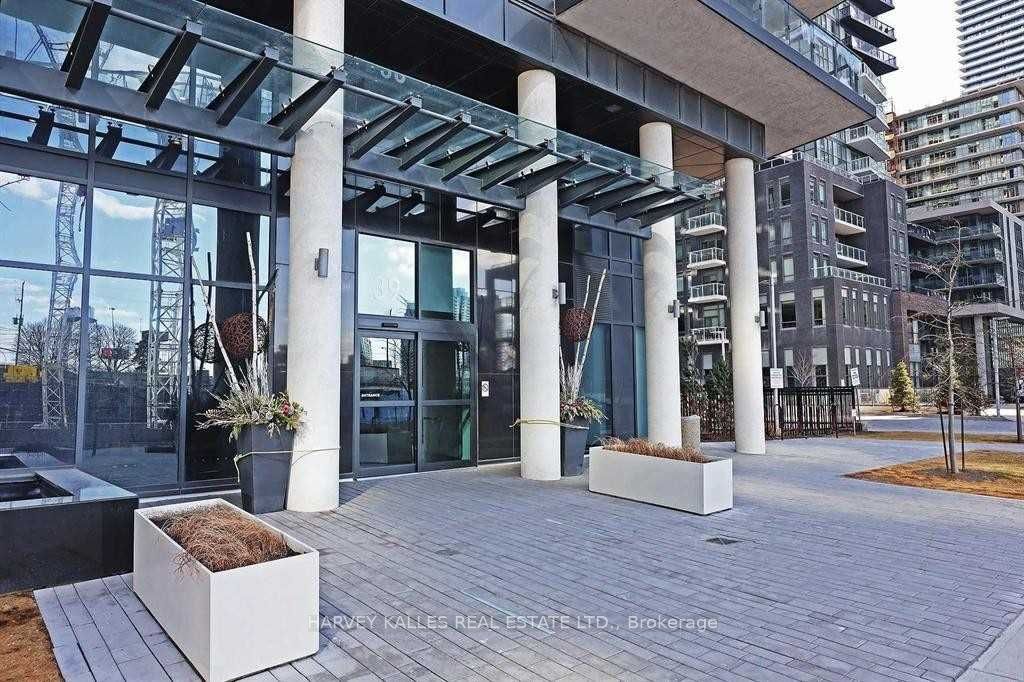 39 Annie Craig Drive 1518, Toronto, ON M8V 0C5 photo 3