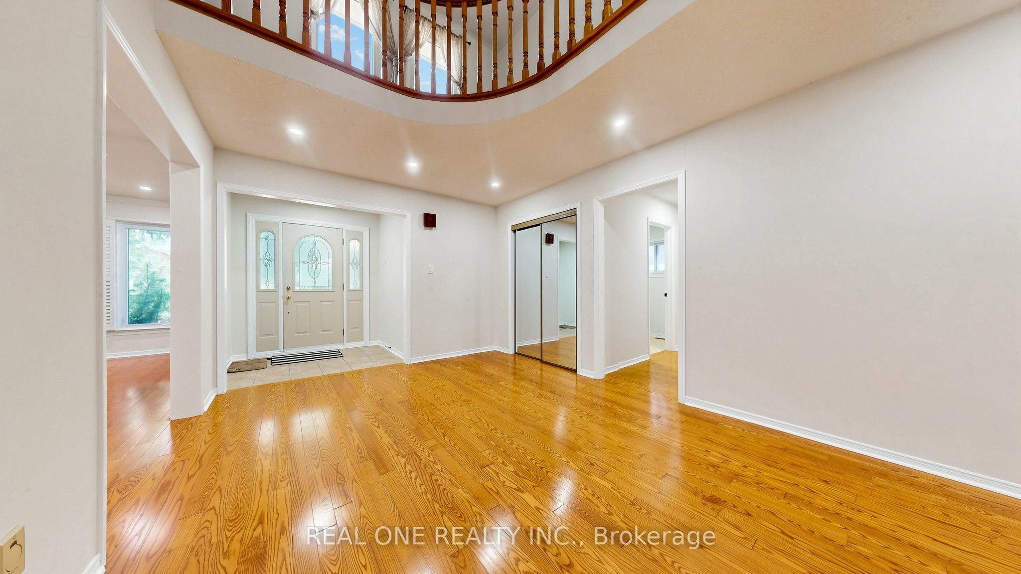 2027 Roy Ivor Crescent, Mississauga, ON L5L 3N7 photo 3