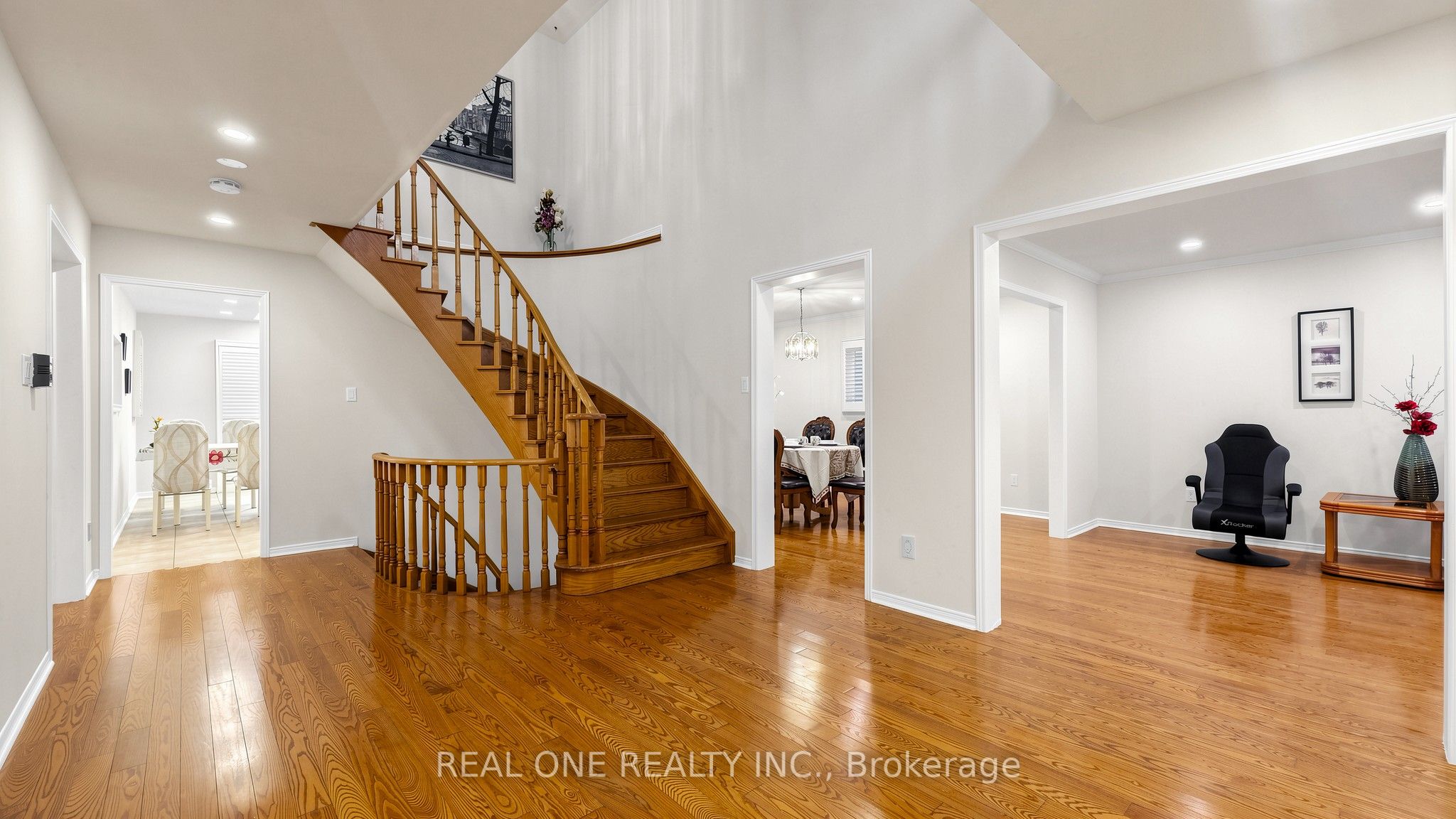 2027 Roy Ivor Crescent, Mississauga, ON L5L 3N7 photo 4