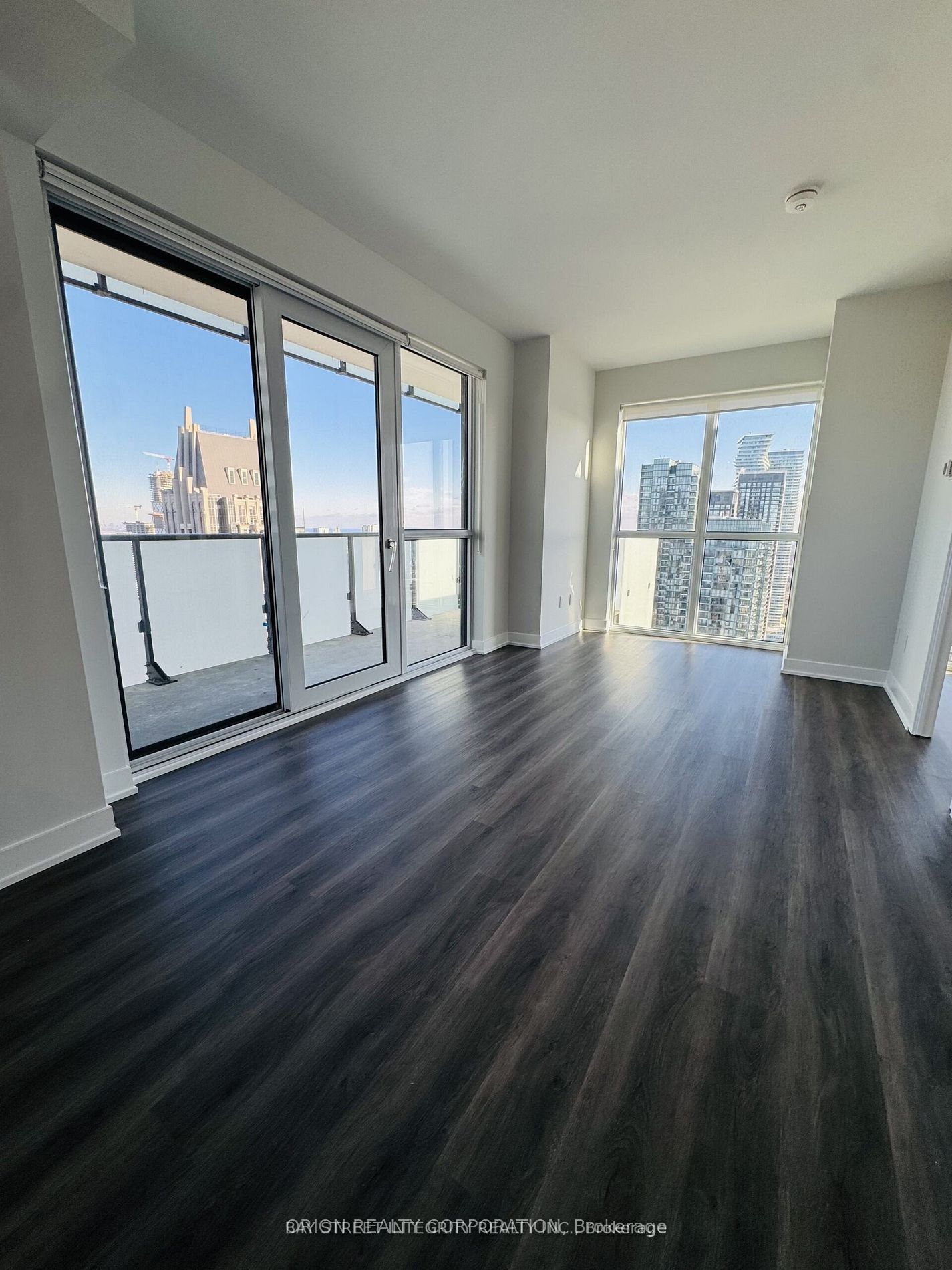 4130 Parkside Village Drive 3706, Mississauga, ON L5B 3M8