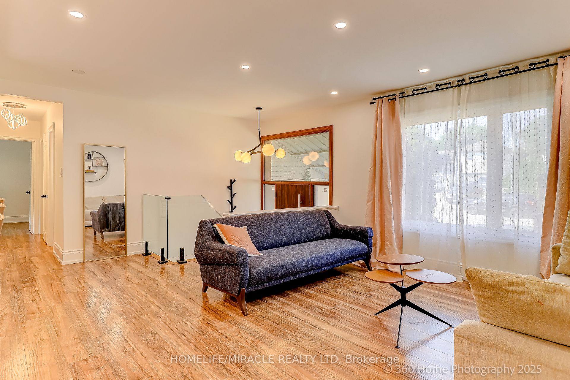 568 Weir Avenue, Oakville, ON L6L 4X4 photo 3
