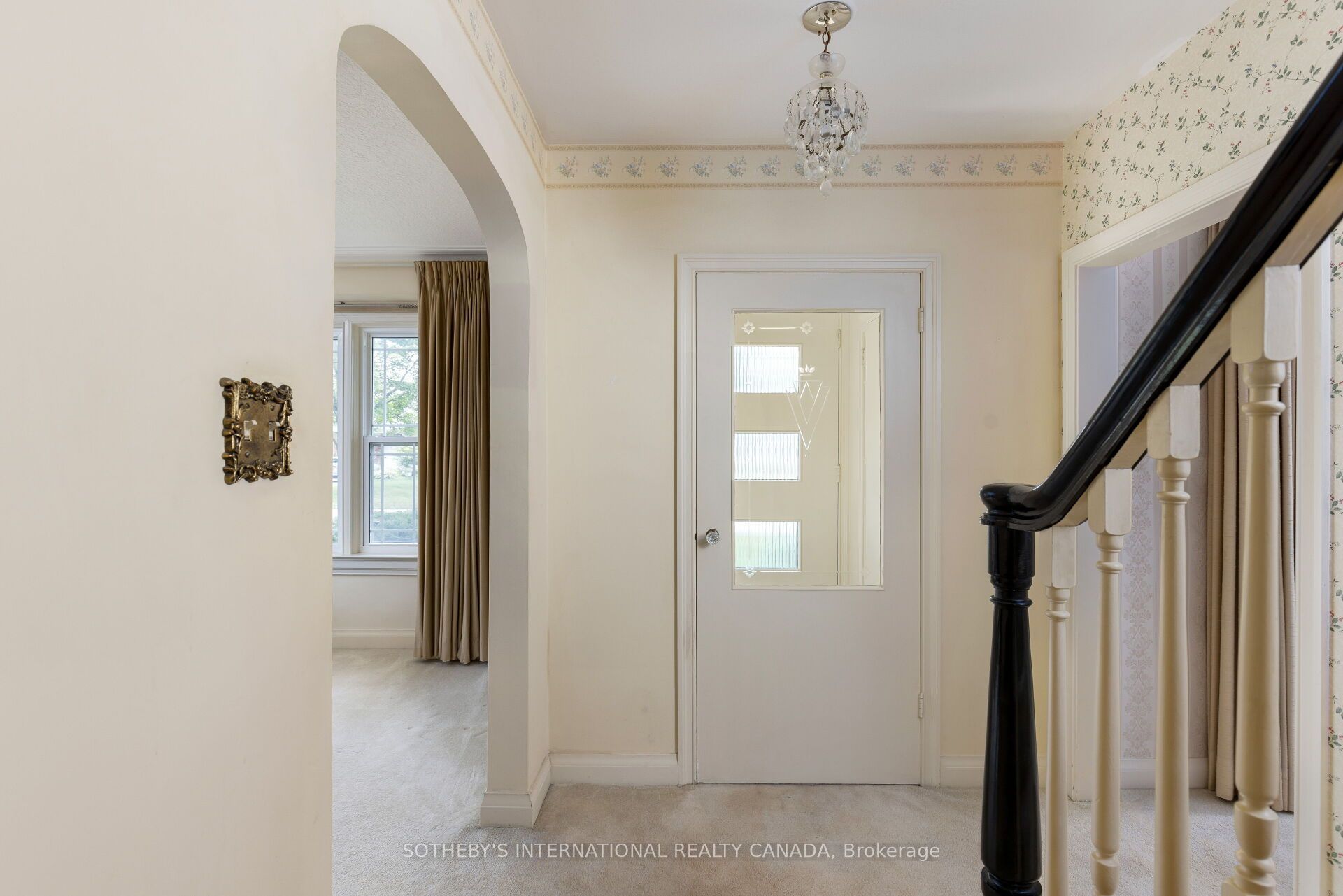 37 Hilldowntree Road, Toronto, ON M9A 2Z7 photo 2