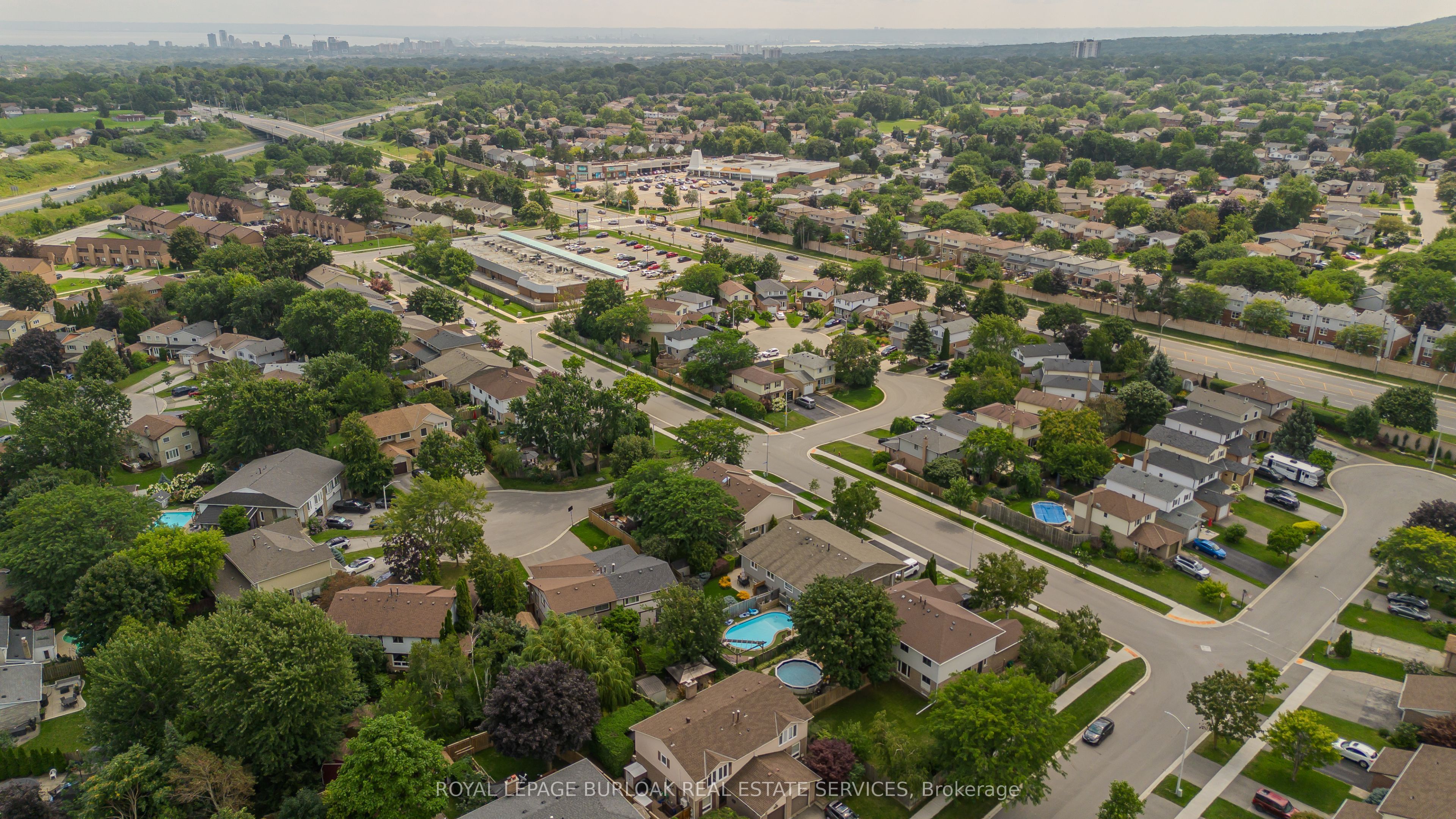 3094 Autumn Hill Crescent, Burlington, ON L7M 1Y6 photo 2