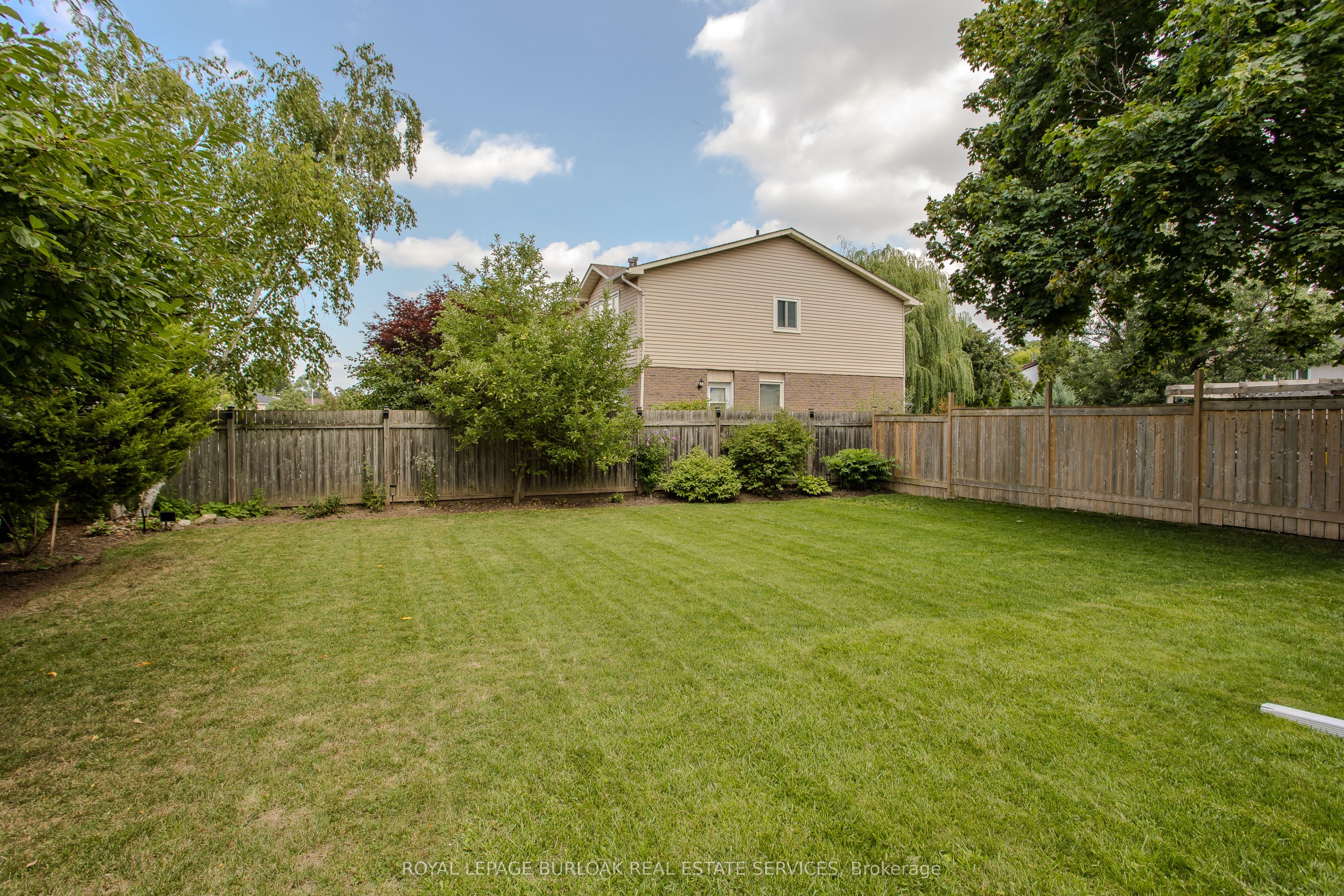 3094 Autumn Hill Crescent, Burlington, ON L7M 1Y6 photo 3