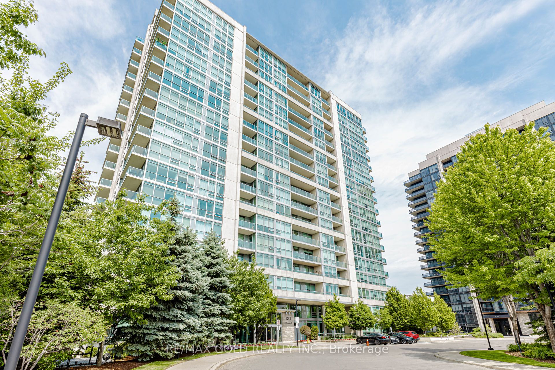 1055 Southdown Road 313, Mississauga, ON L5J 0A3