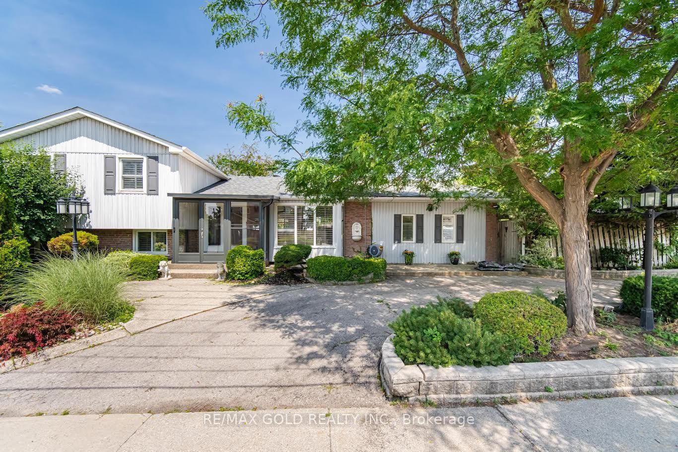 2395 Stillmeadow Road, Mississauga, ON L5B 2A8 photo 2