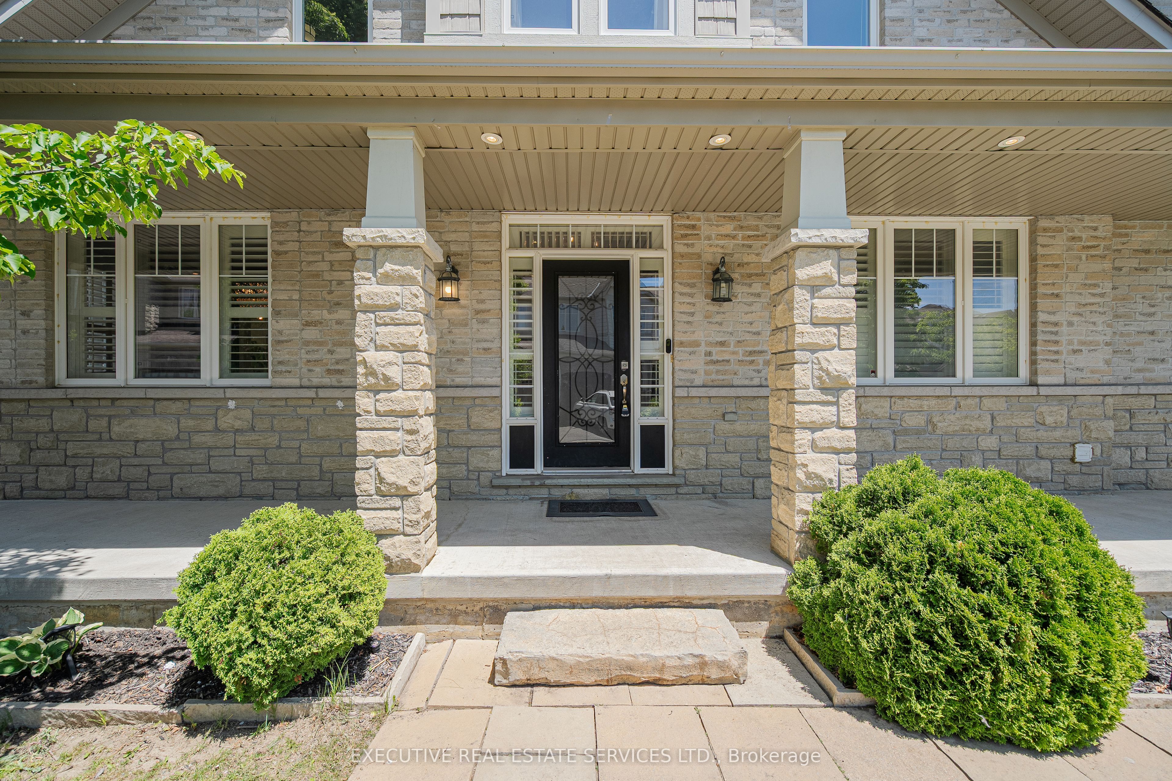 2 Nectarlane Avenue, Caledon, ON L7C 3M8 photo 4