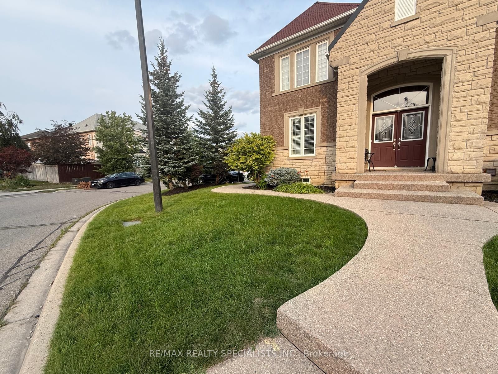 12 Donherb Crescent, Caledon, ON L7C 1E3 photo 2