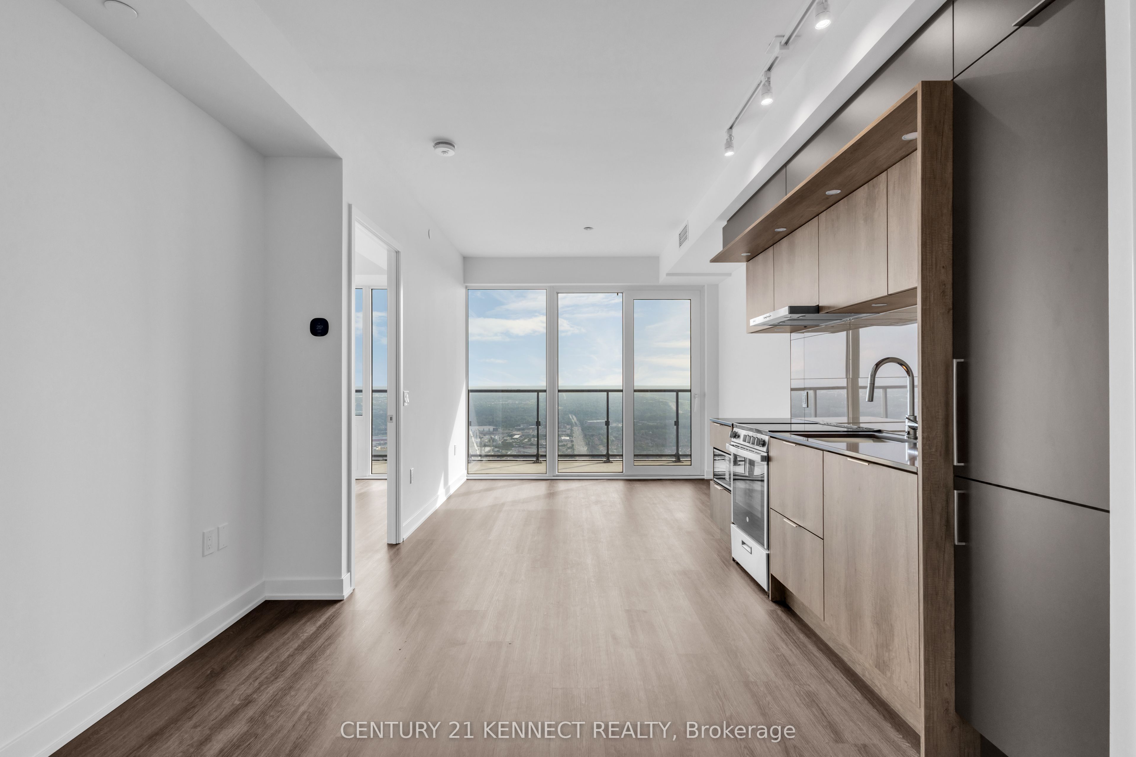 448 Burnhamthorpe Road W 6112, Mississauga, ON L5B 0R4 photo 4