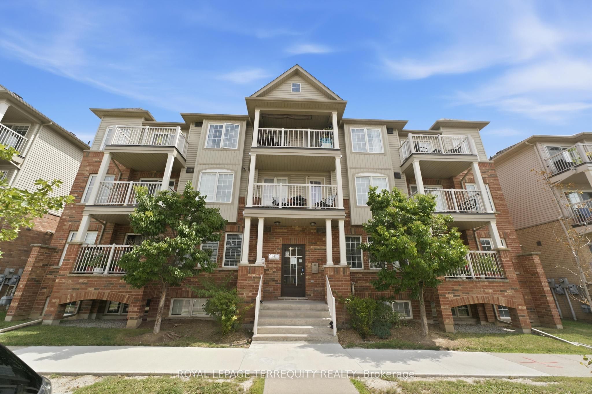 141 Isaac Devins Boulevard 3, Toronto, ON M9M 0C4