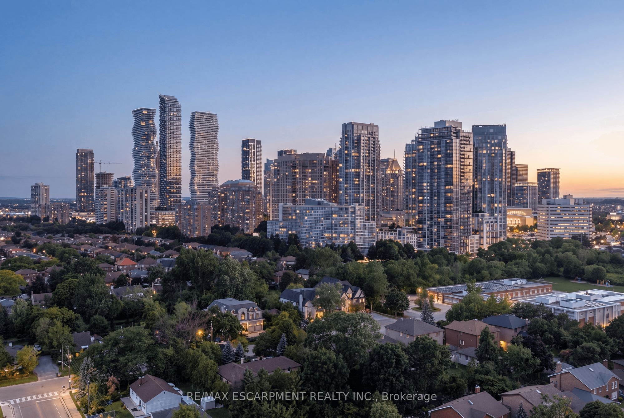 448 Burnhamthorpe Road W 4908, Mississauga, ON L5B 0R4