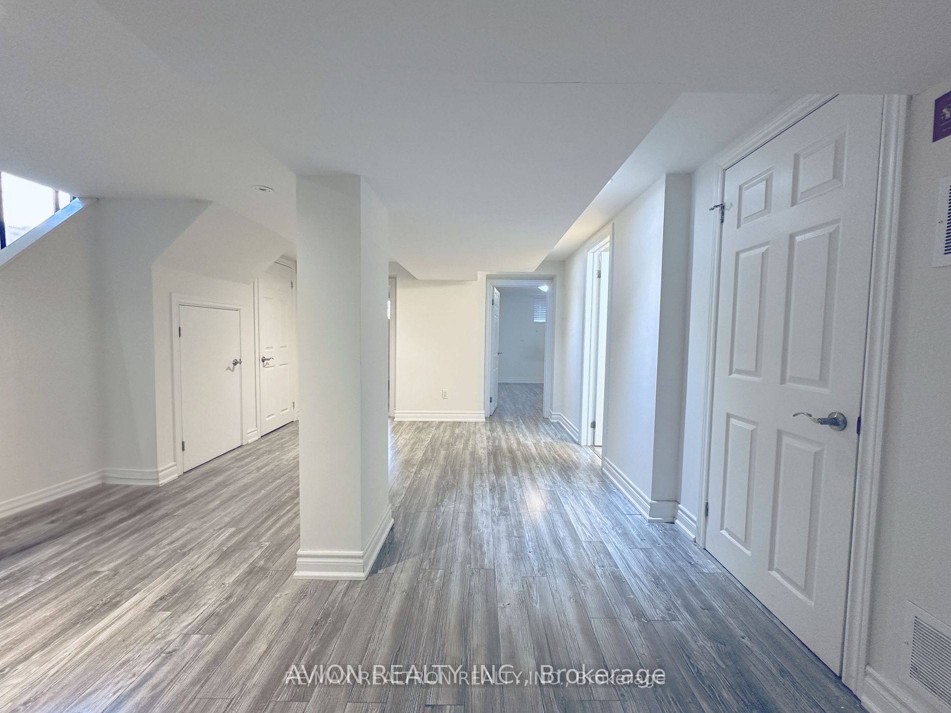 297 Thirtieth Street Bsmt, Toronto, ON M8W 3E4 photo 4