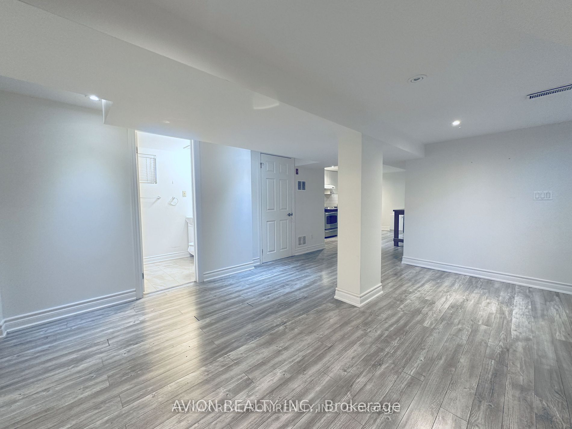 297 Thirtieth Street Bsmt, Toronto, ON M8W 3E4 photo 5
