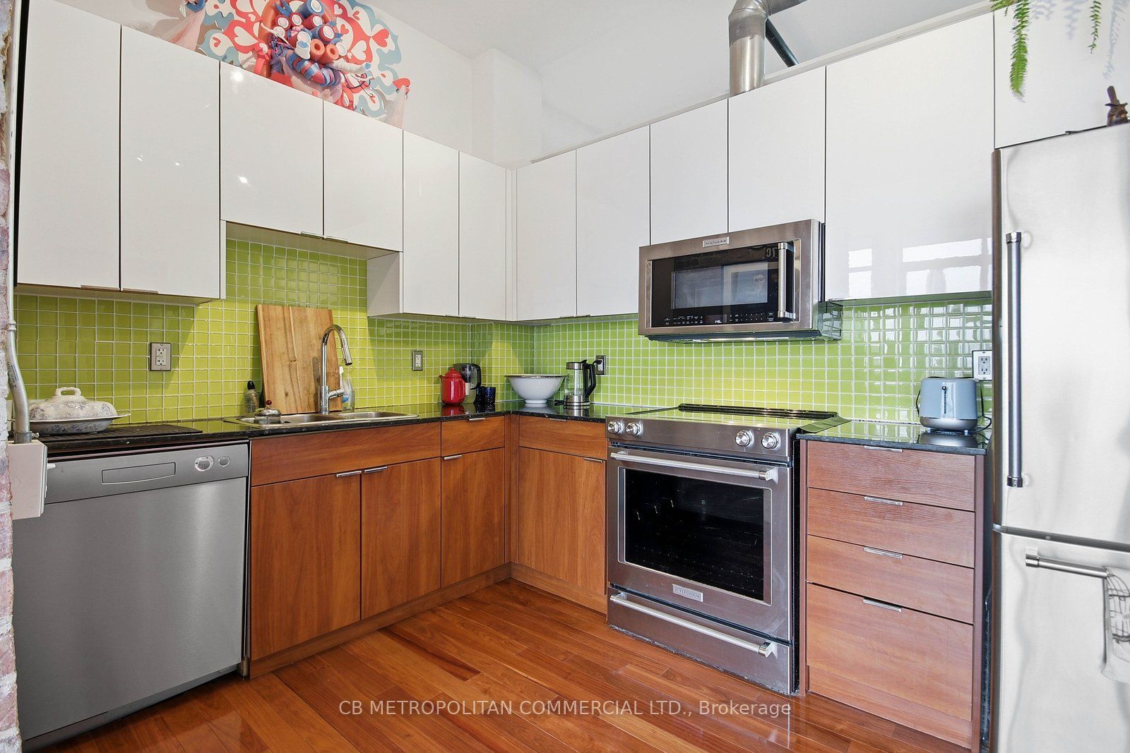 363 Sorauren Avenue 405, Toronto, ON M6R 3C2 photo 5