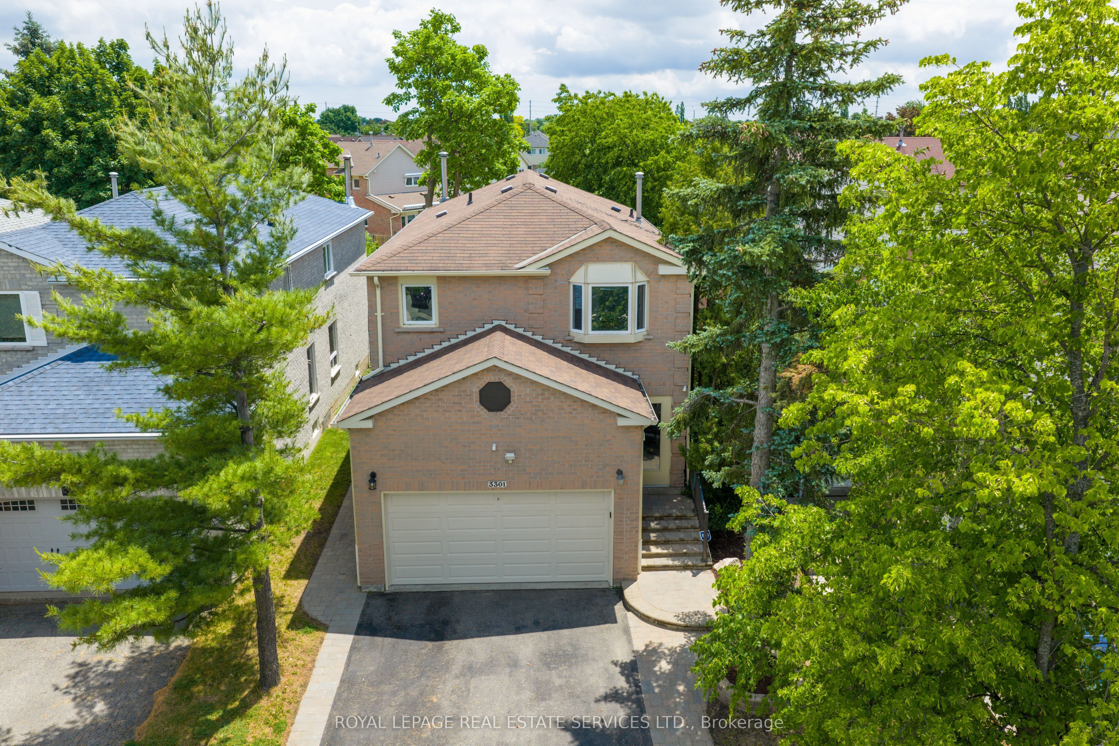 3301 Cambourne Crescent, Mississauga, ON L5N 5P7 photo 2