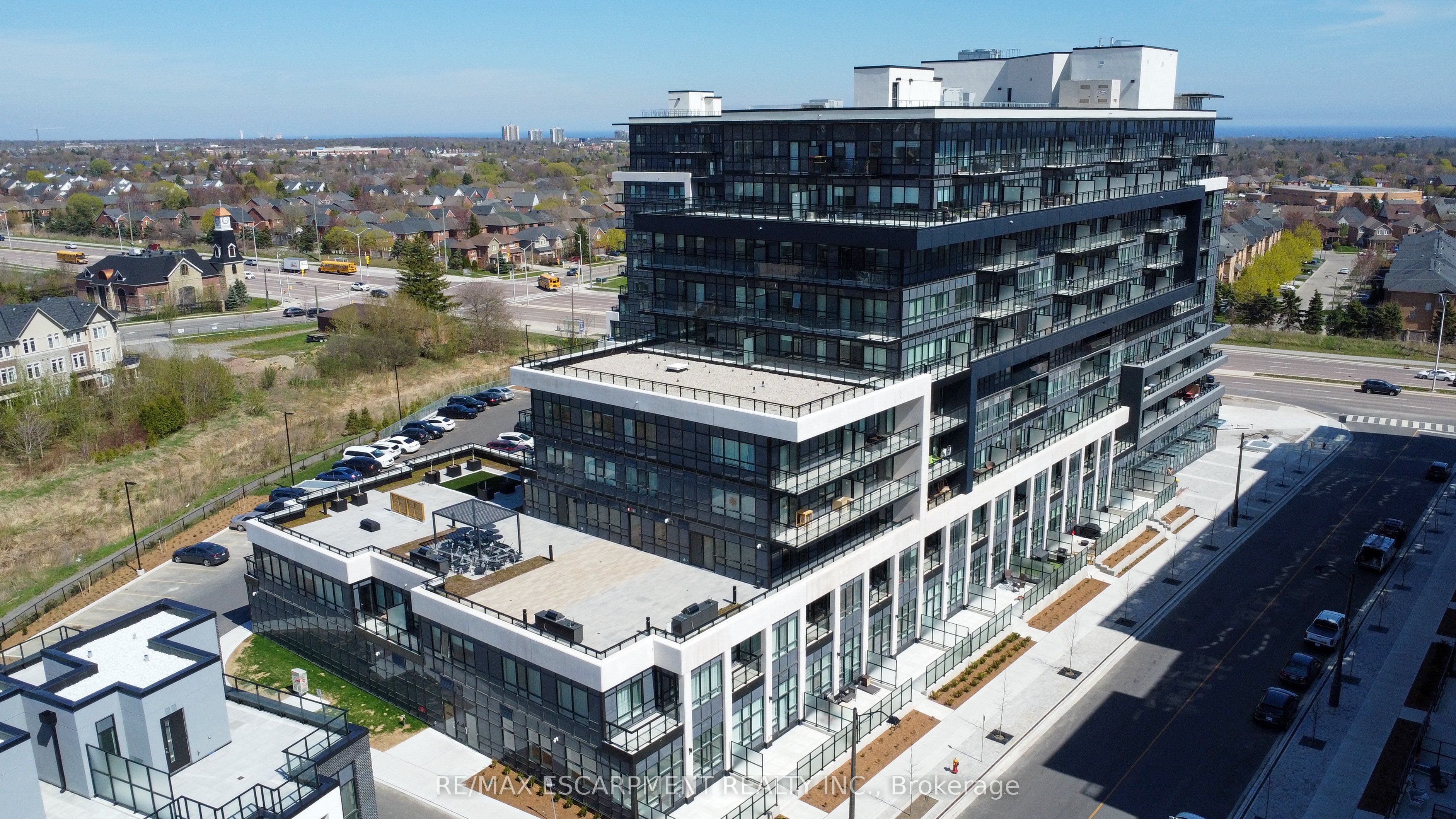 395 Dundas Street W 413, Oakville, ON L6M 5R8 photo 2