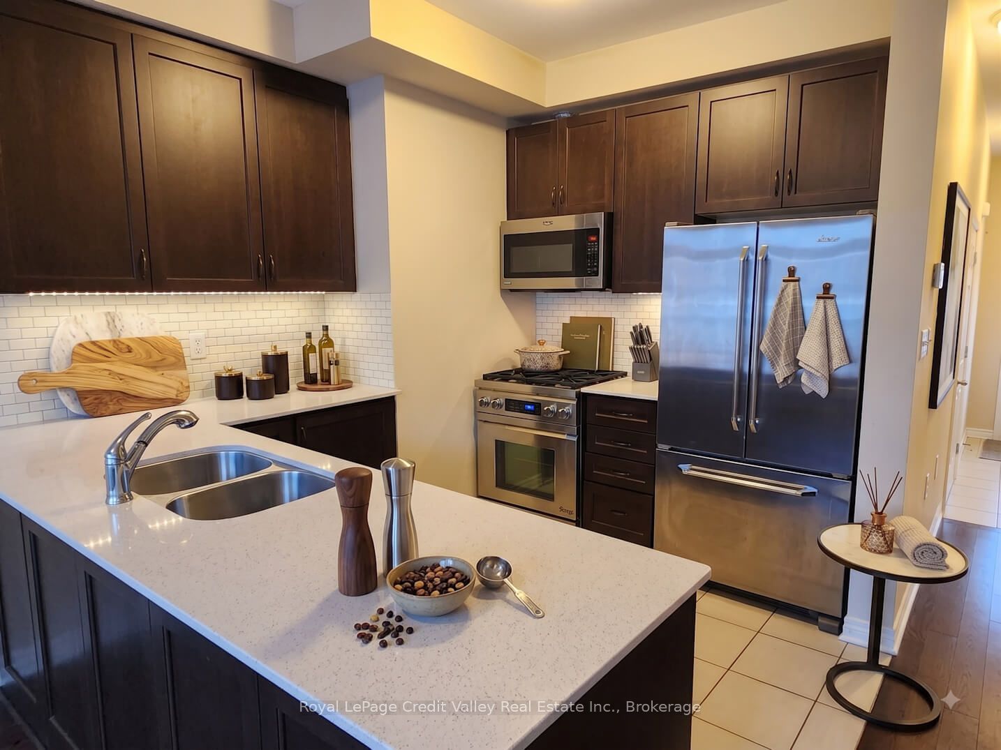 53 Hogan Manor Drive, Brampton, ON L7A 4V2 photo 4