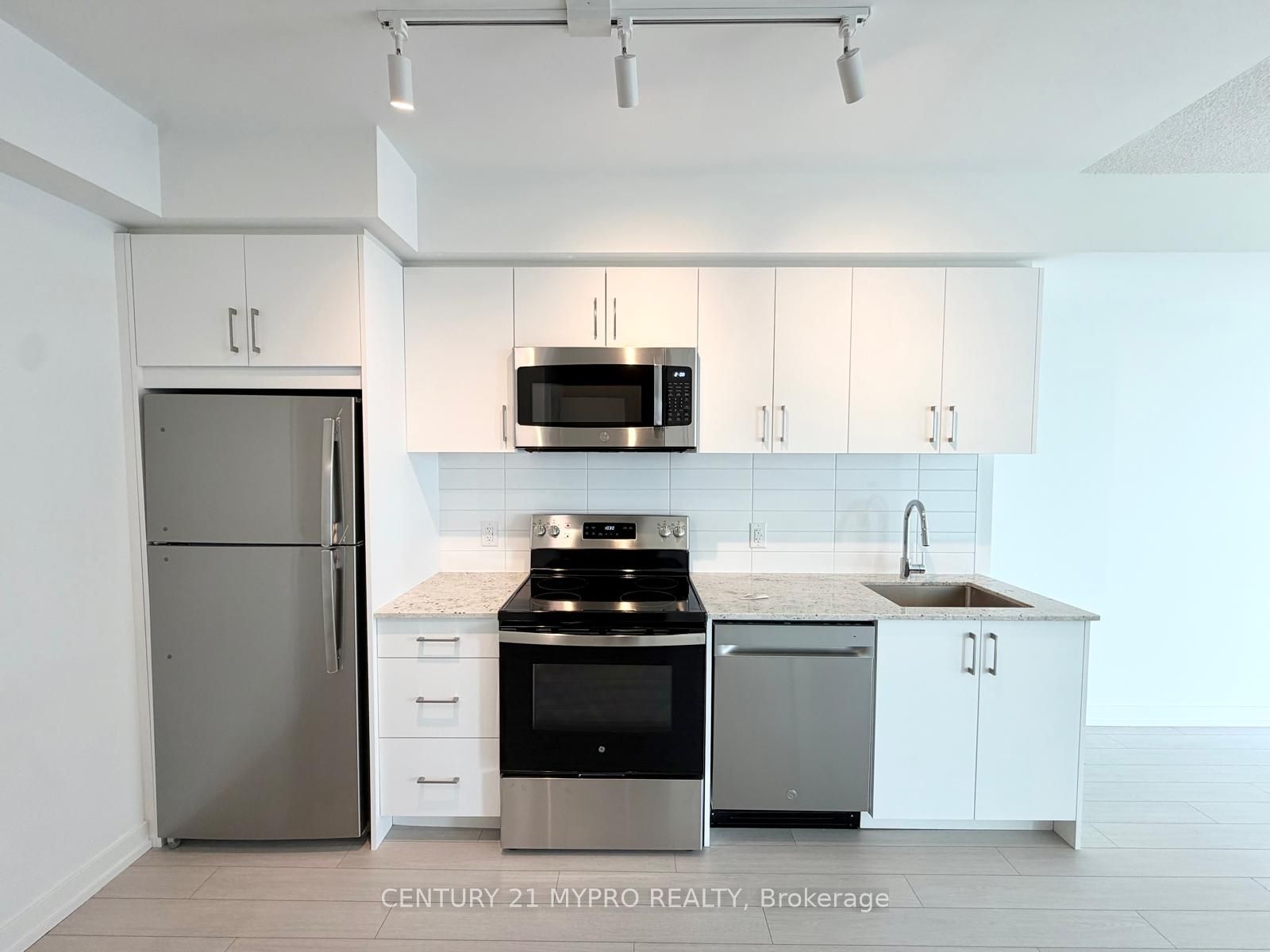 4010 Eglinton Avenue W 1307, Toronto, ON M9A 0G5 photo 2