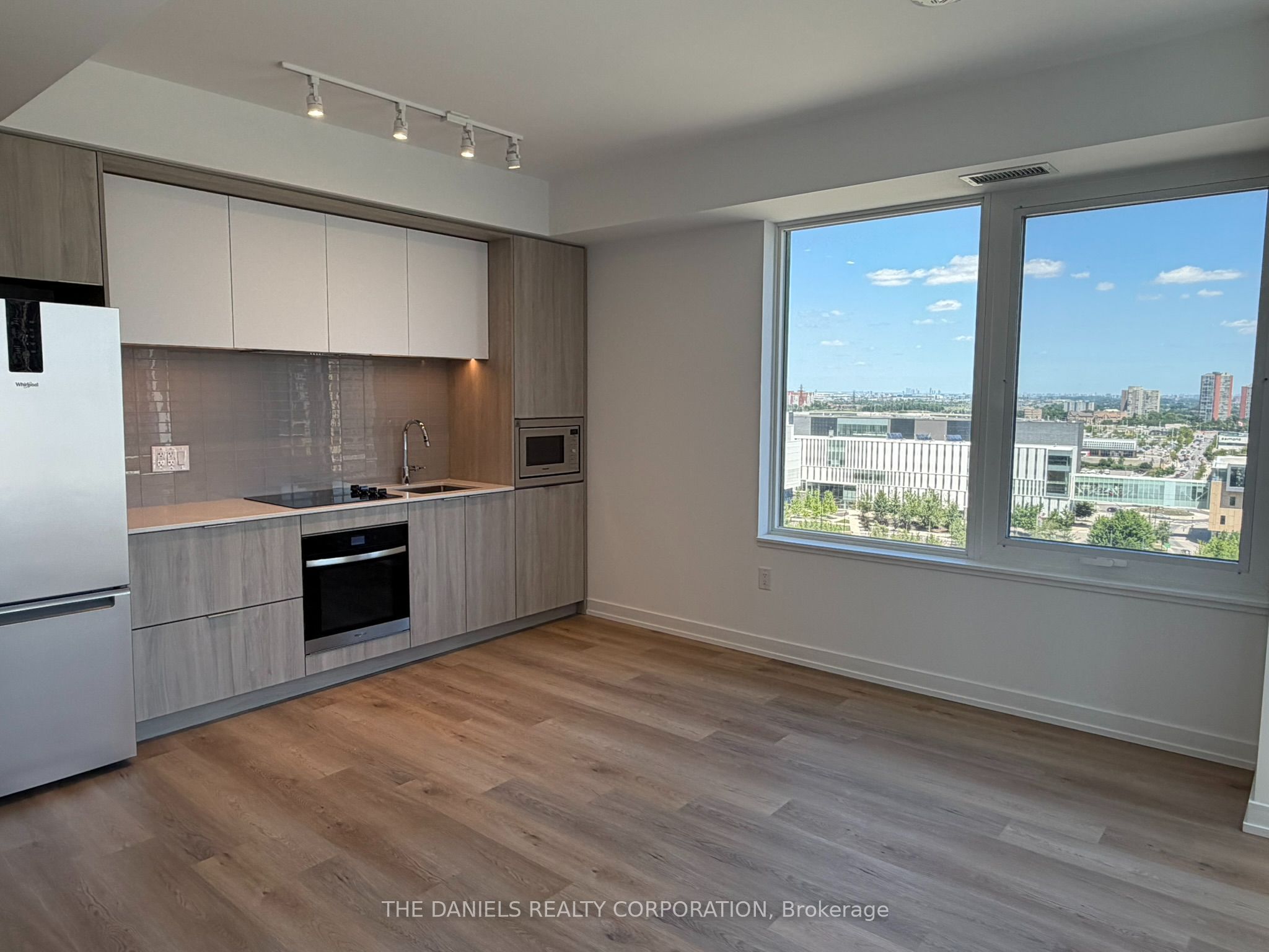 395 Square One Drive 1104, Mississauga, ON L5B 0P6 photo 4