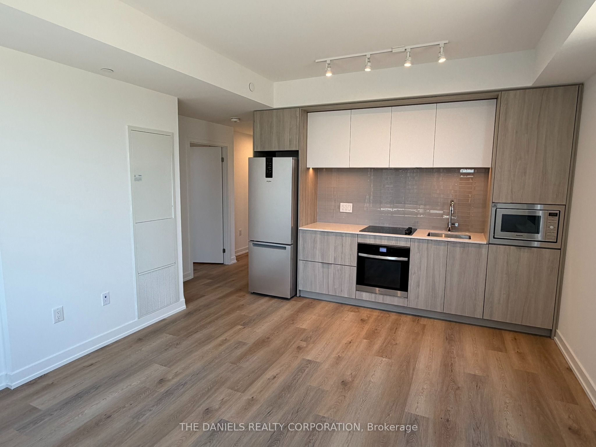 395 Square One Drive 1104, Mississauga, ON L5B 0P6 photo 5