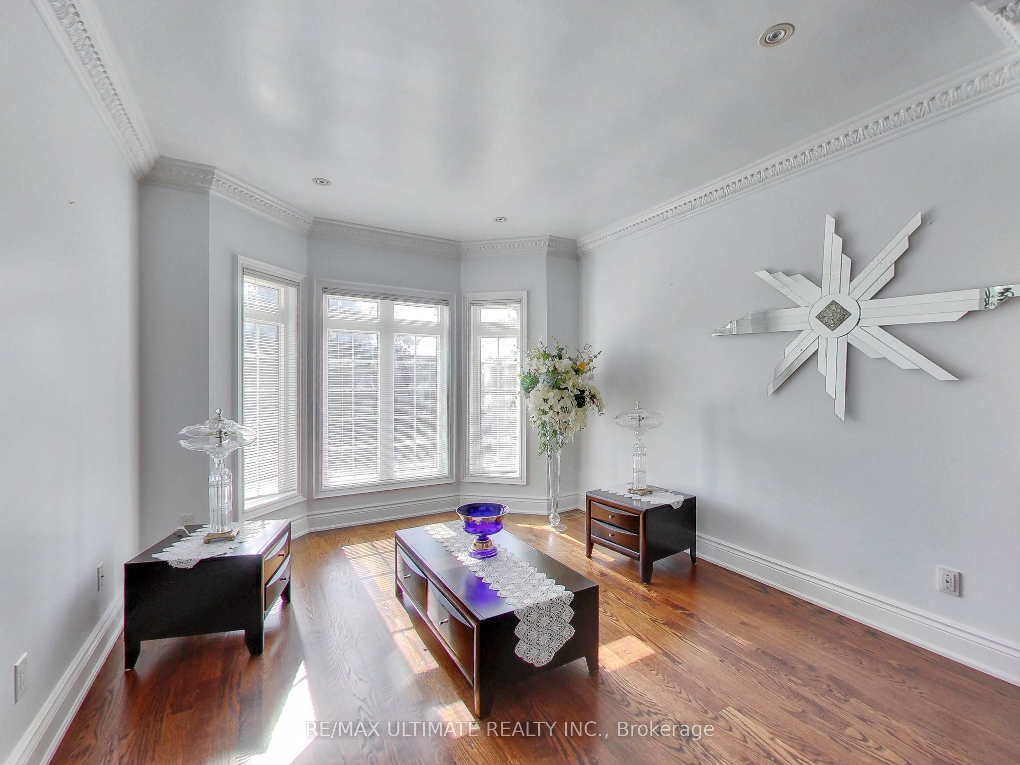 26 Dynevor Road, Toronto, ON M6E 3X1 photo 3