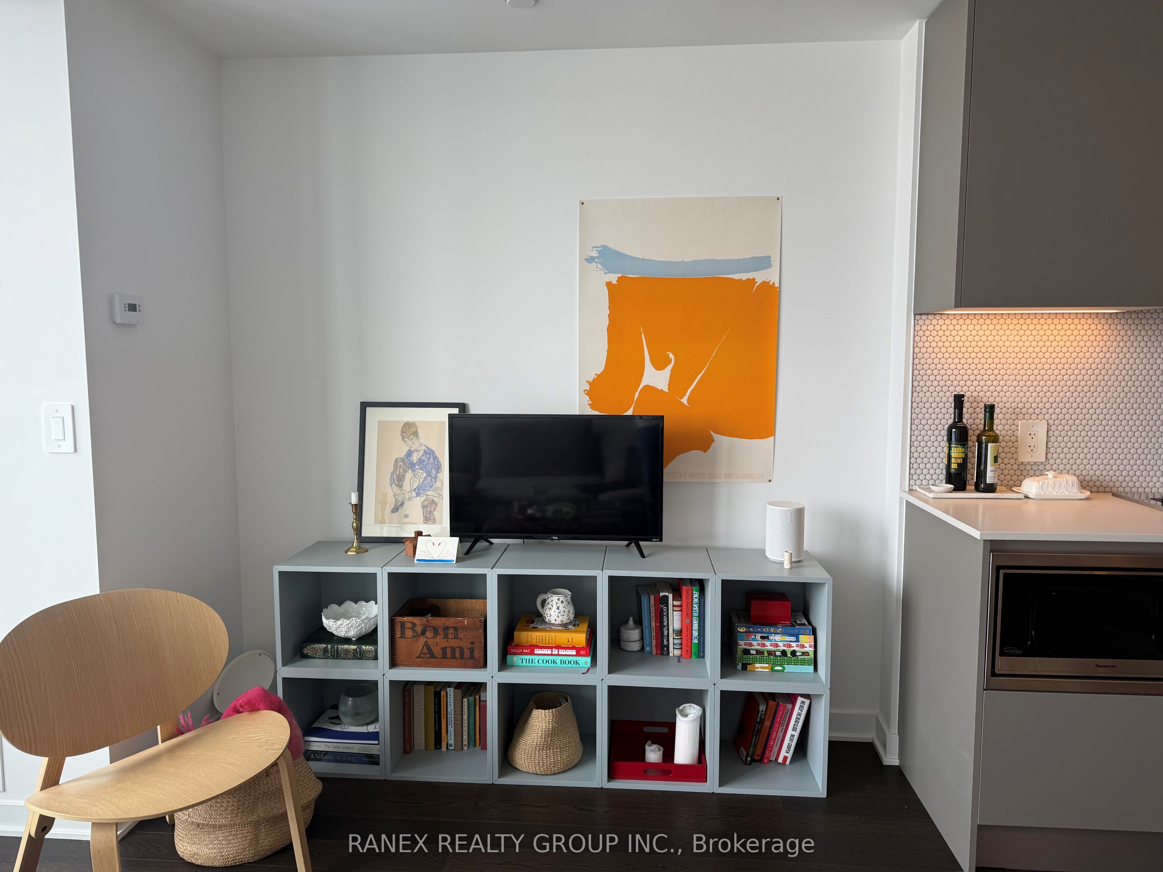 2720 Dundas Street W 614, Toronto, ON M6P 1Y2 photo 4
