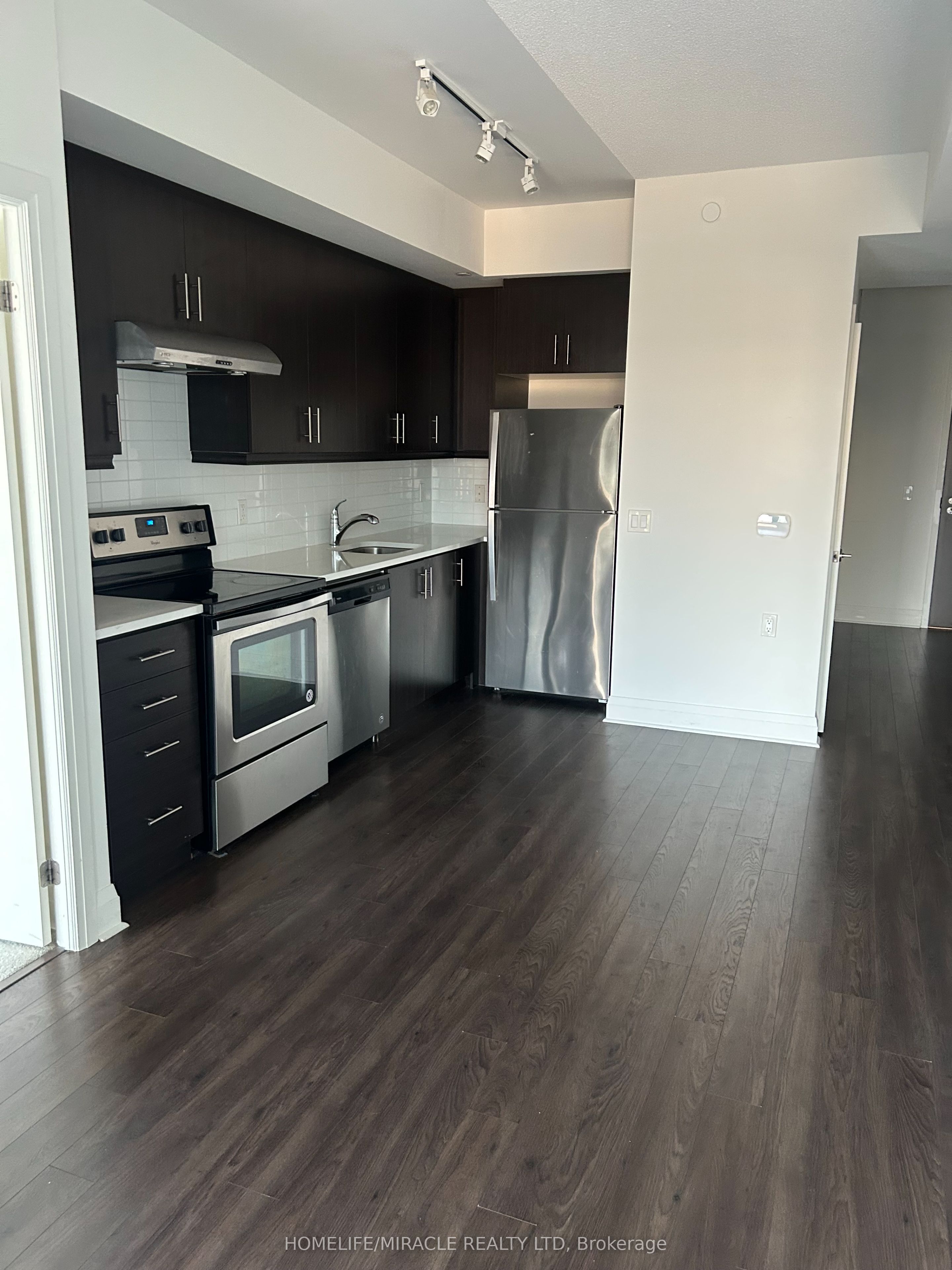 17 Zorra Street 805, Toronto, ON M8Z 4Z6 photo 2
