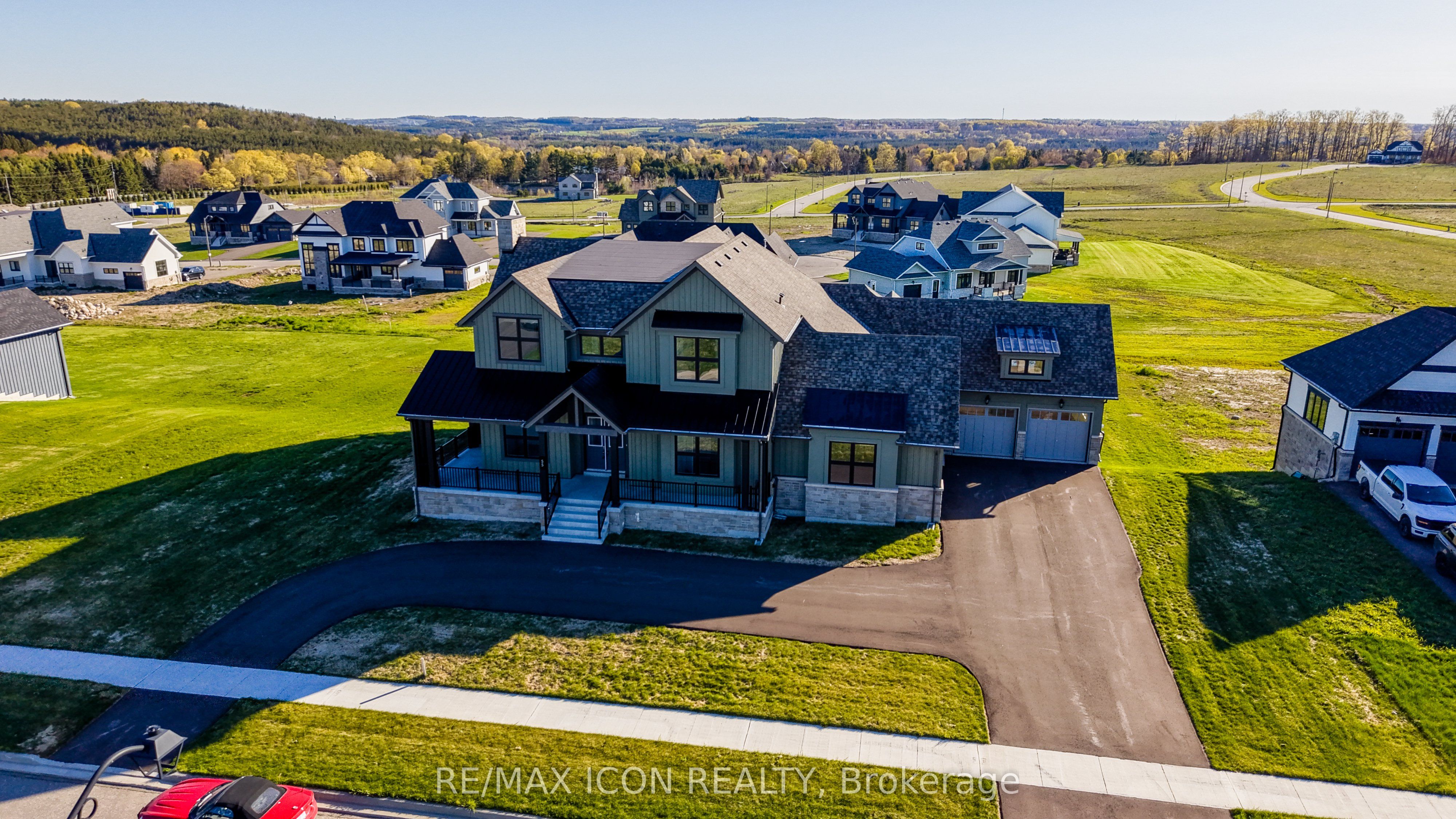 55 E William Crisp Drive E, Caledon, ON L7K 2R7 photo 2