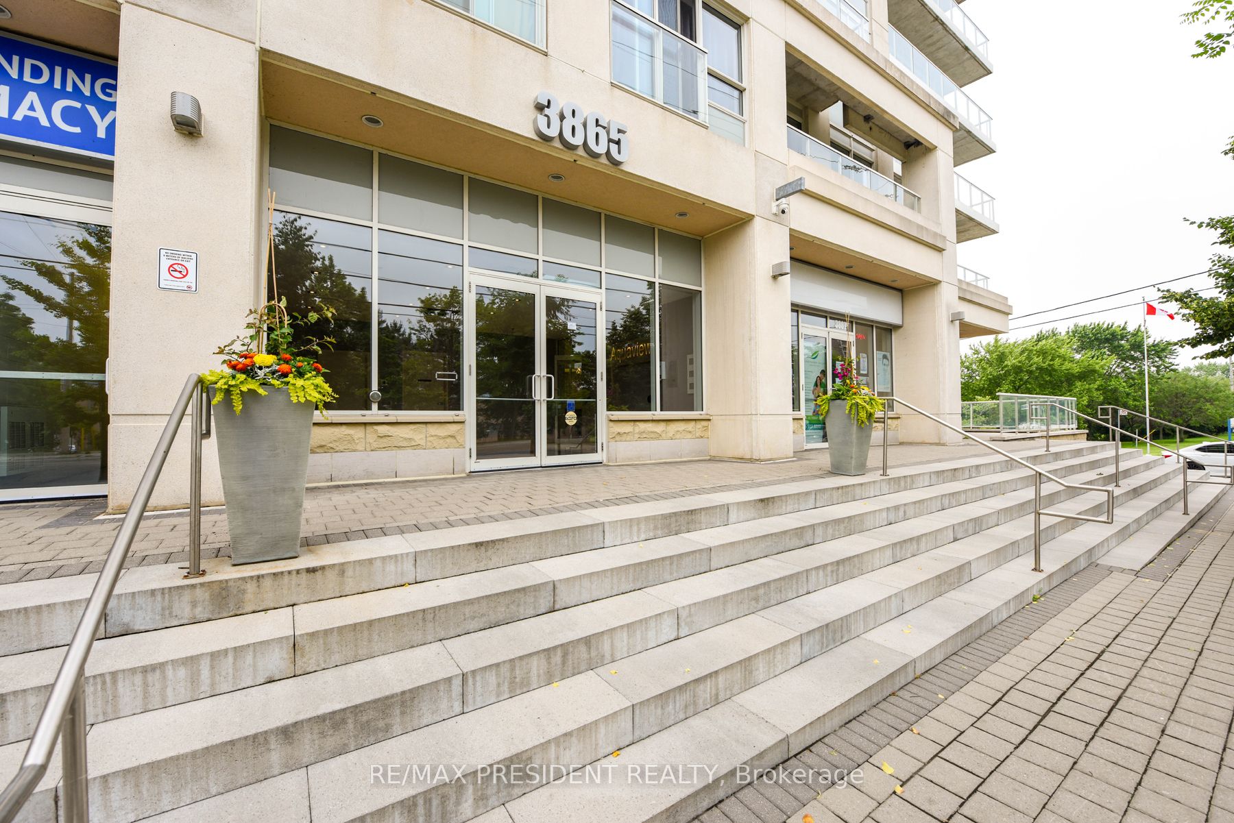 3865 Lake Shore Boulevard W 1101, Toronto, ON M8W 1R4 photo 4