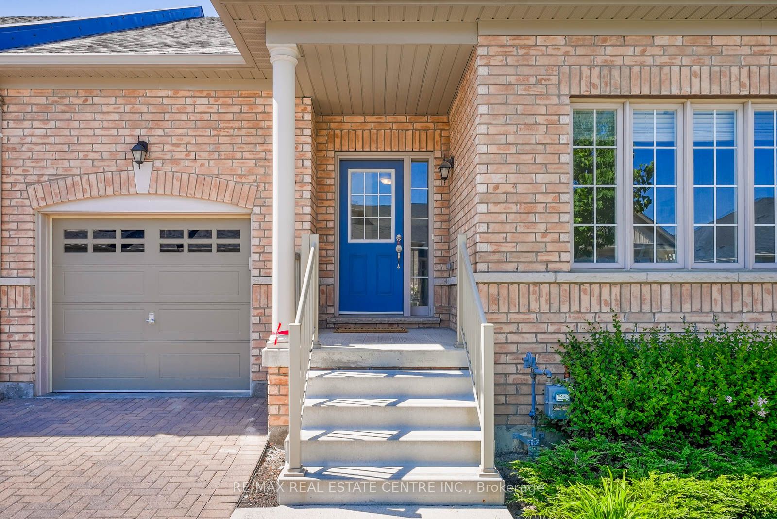 11 Overlea Drive, Brampton, ON L6R 4B5 photo 2