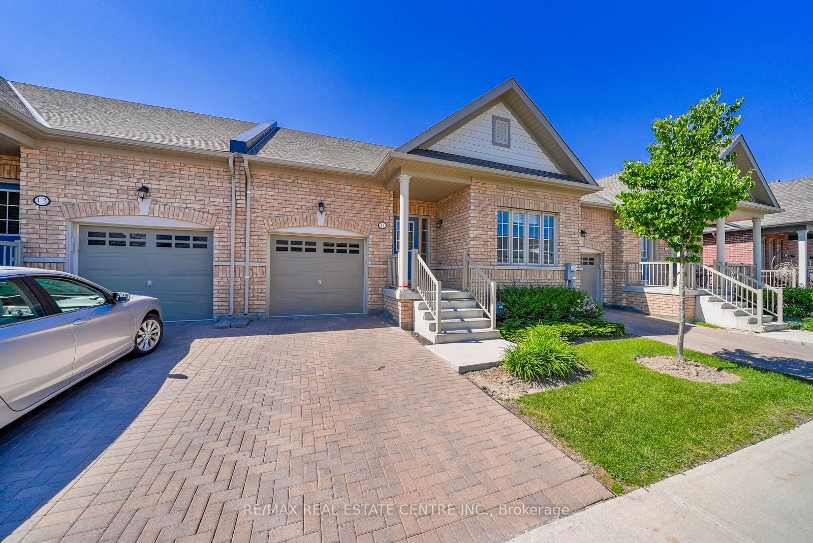 11 Overlea Drive, Brampton, ON L6R 4B5 photo 3