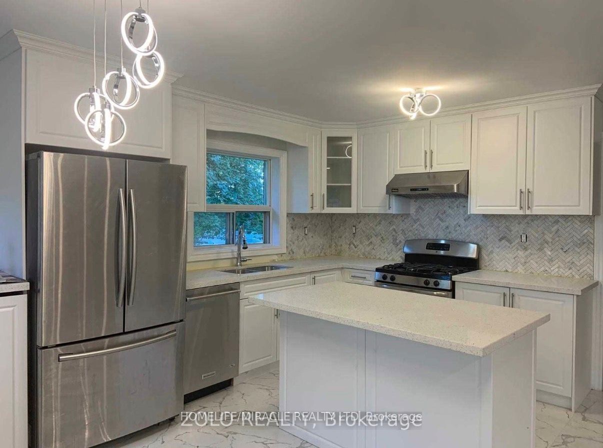 236 Main Renforth Drive, Toronto, ON M9C 2K9 photo 2