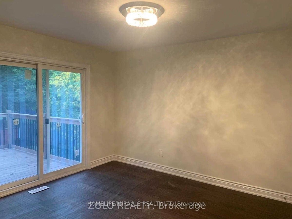 236 Main Renforth Drive, Toronto, ON M9C 2K9 photo 4