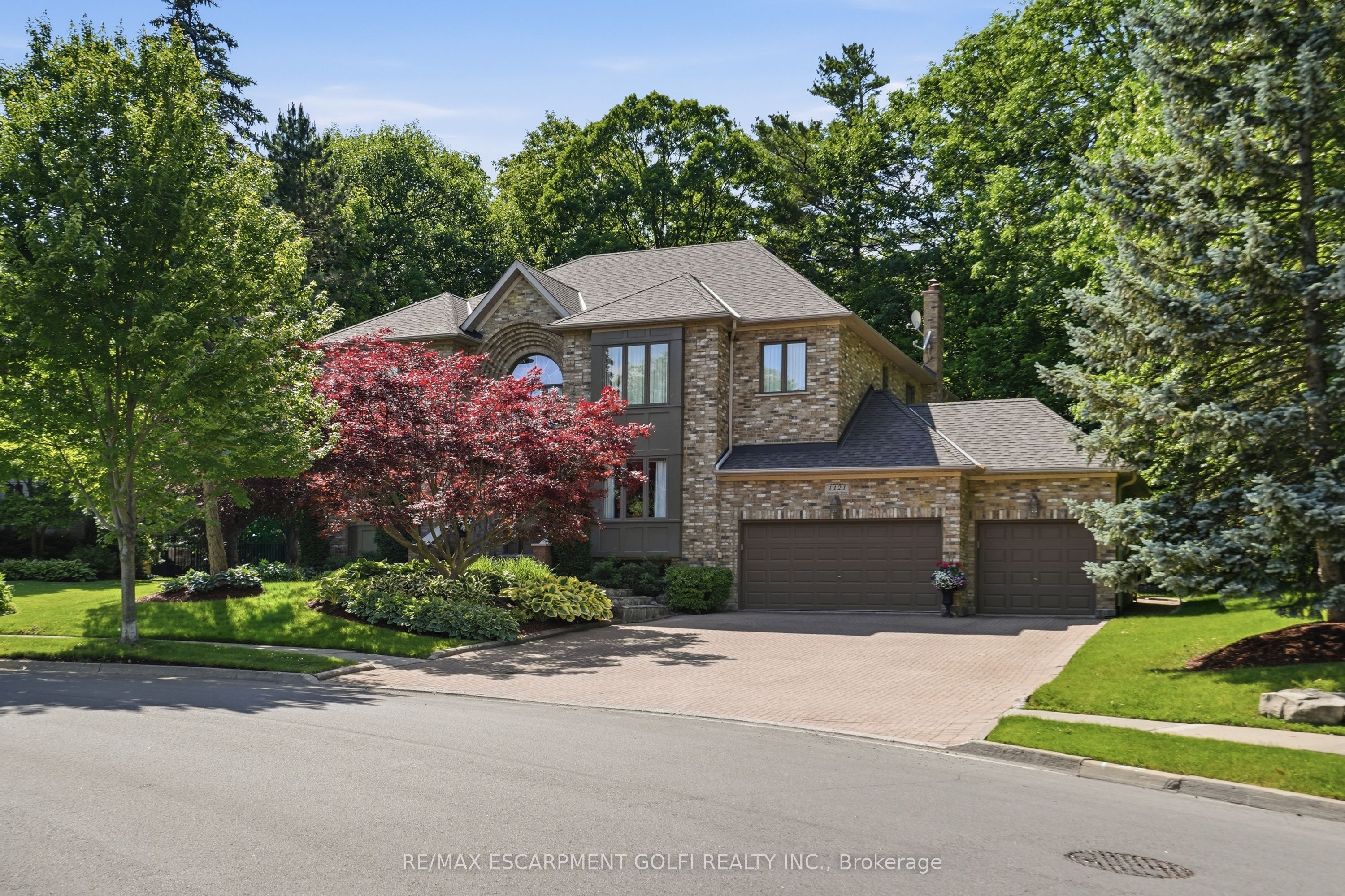 1121 Forestvale Drive, Burlington, ON L7P 4W3 photo 2