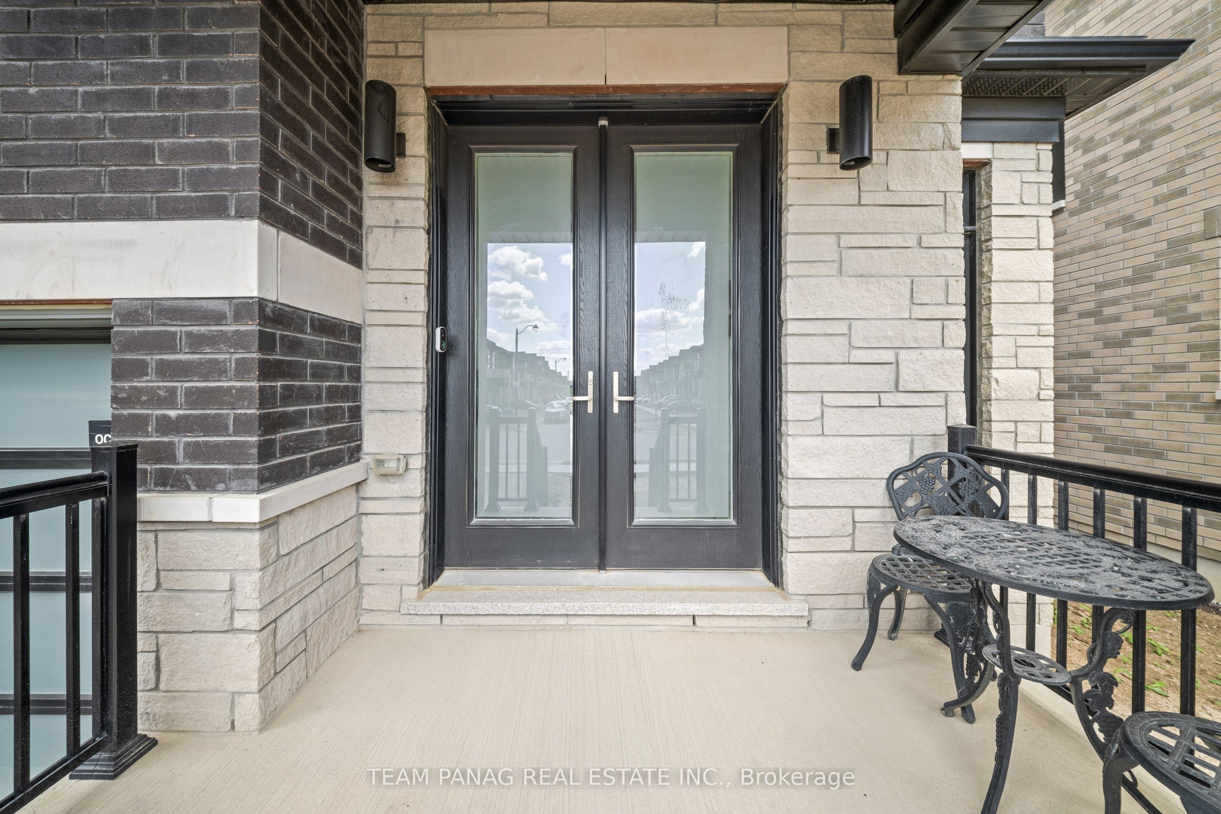 21 Aveena Road, Brampton, ON L6P 0Z5 photo 4