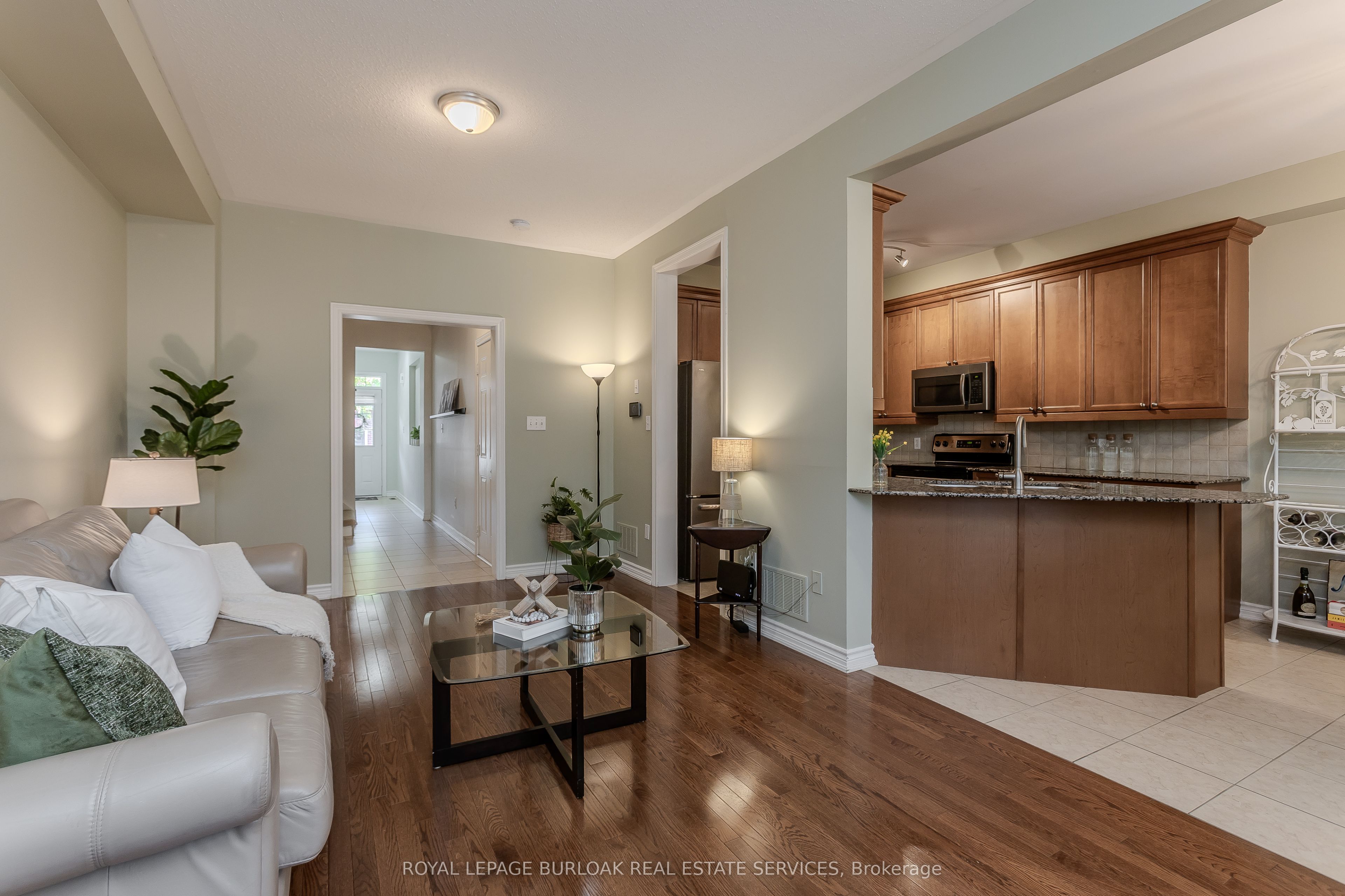 2410 Woodward Avenue 4, Burlington, ON L7R 1T9 photo 3