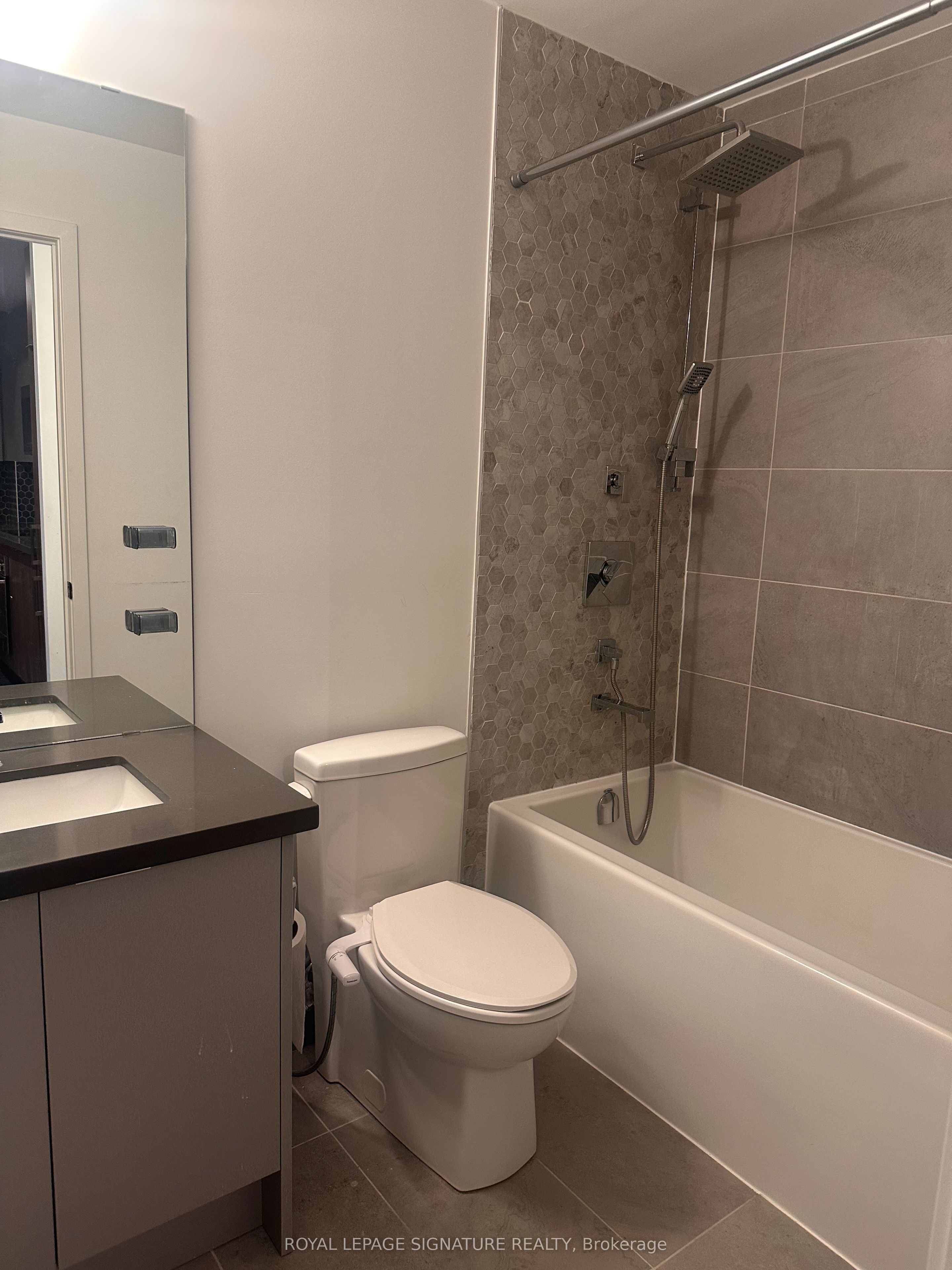 2481 Taunton Road 1002, Oakville, ON L6H 3R7 photo 2