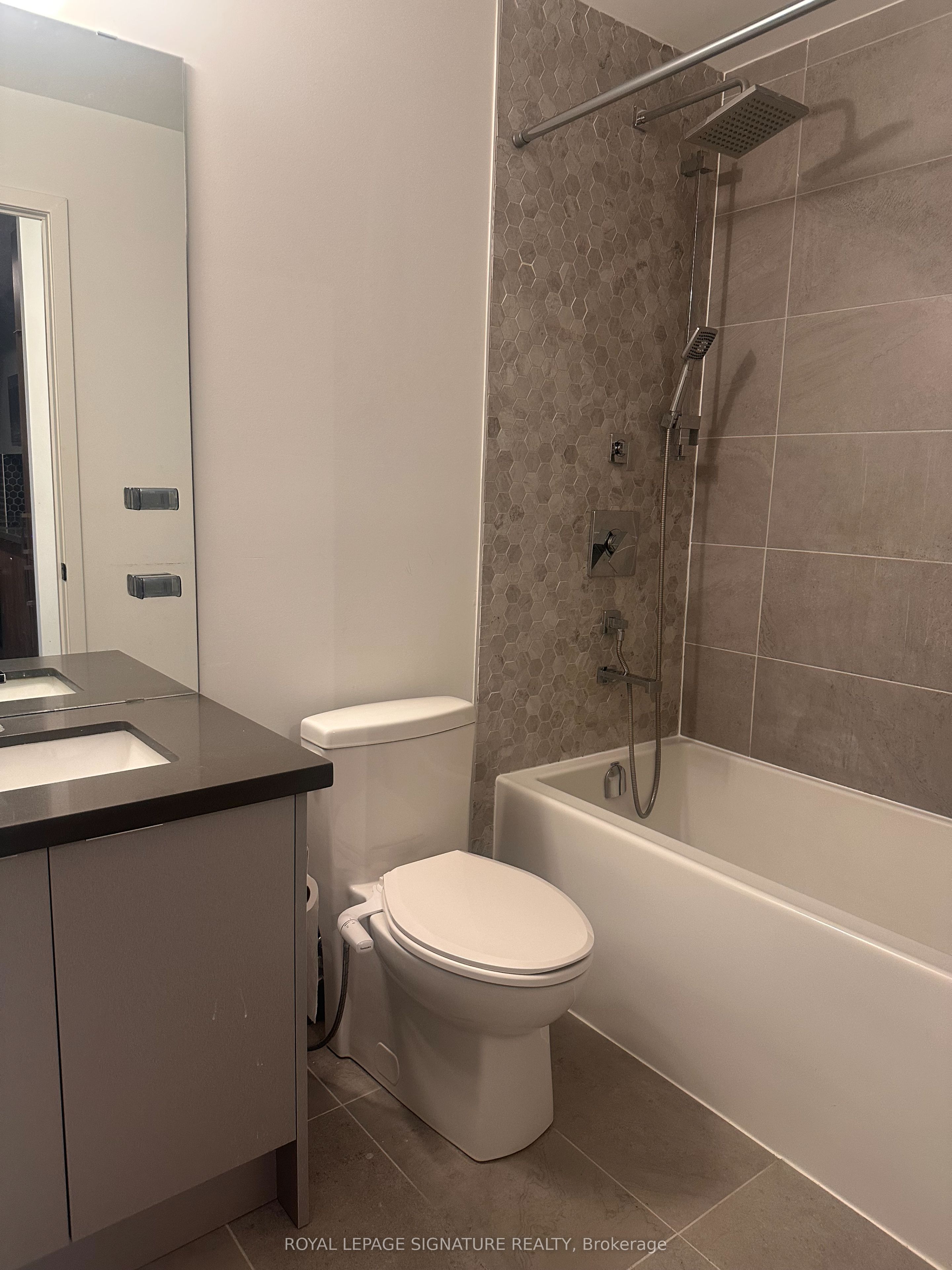 2481 Taunton Road 1002, Oakville, ON L6H 3R7 photo 3