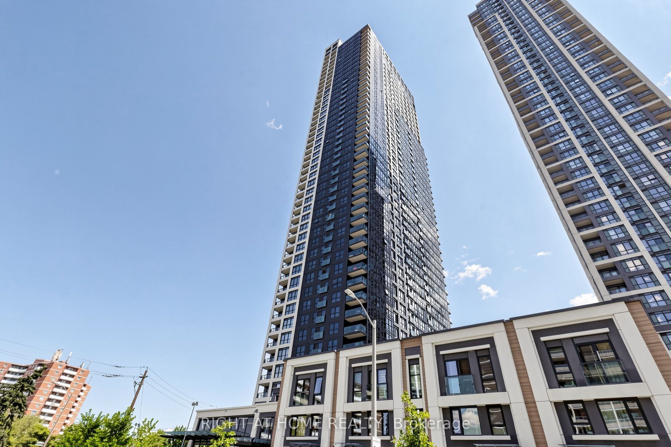 5 Mabelle Avenue 936, Toronto, ON M9A 0C8