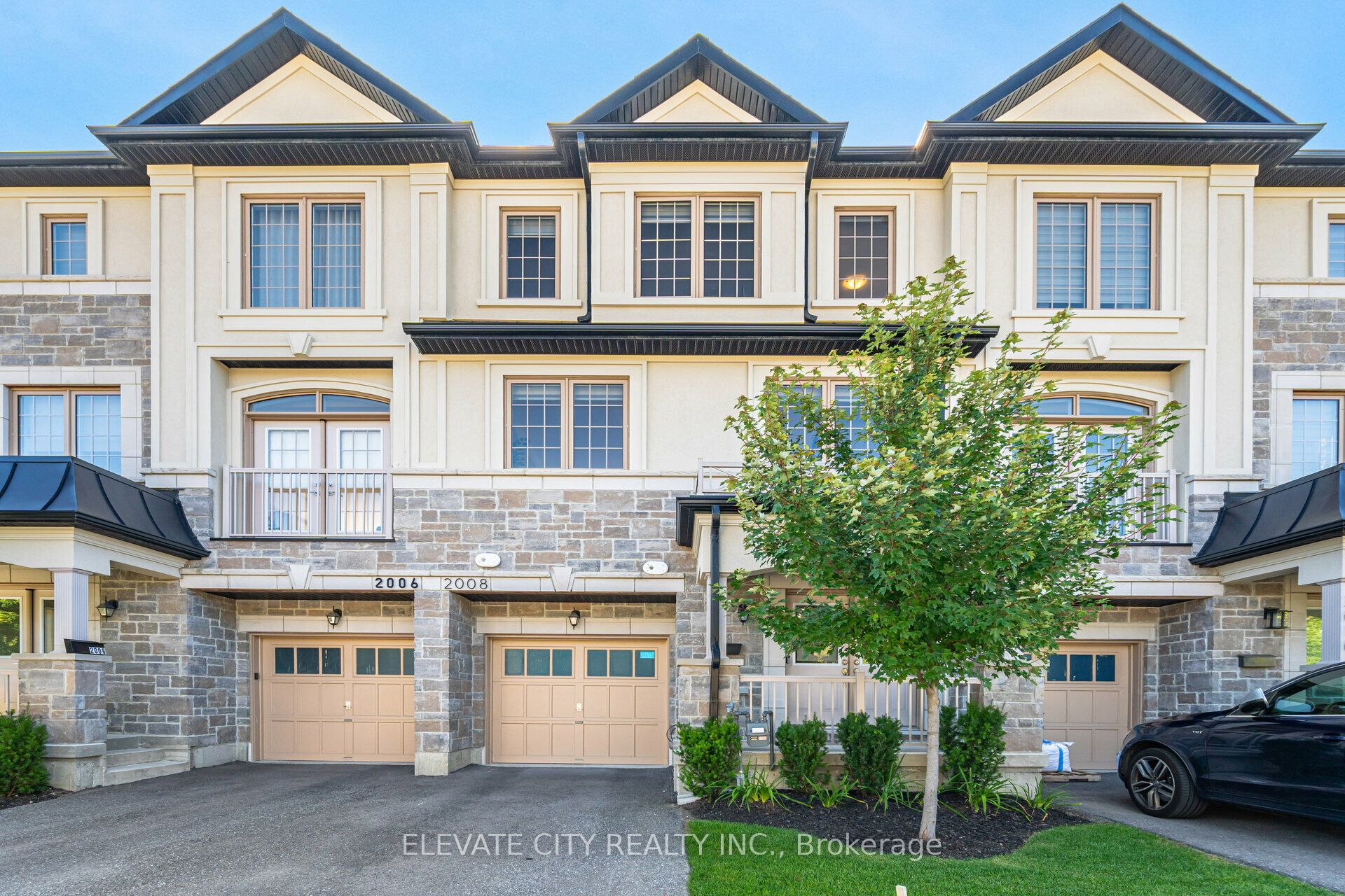 2008 Lushes Avenue, Mississauga, ON L5J 1H2